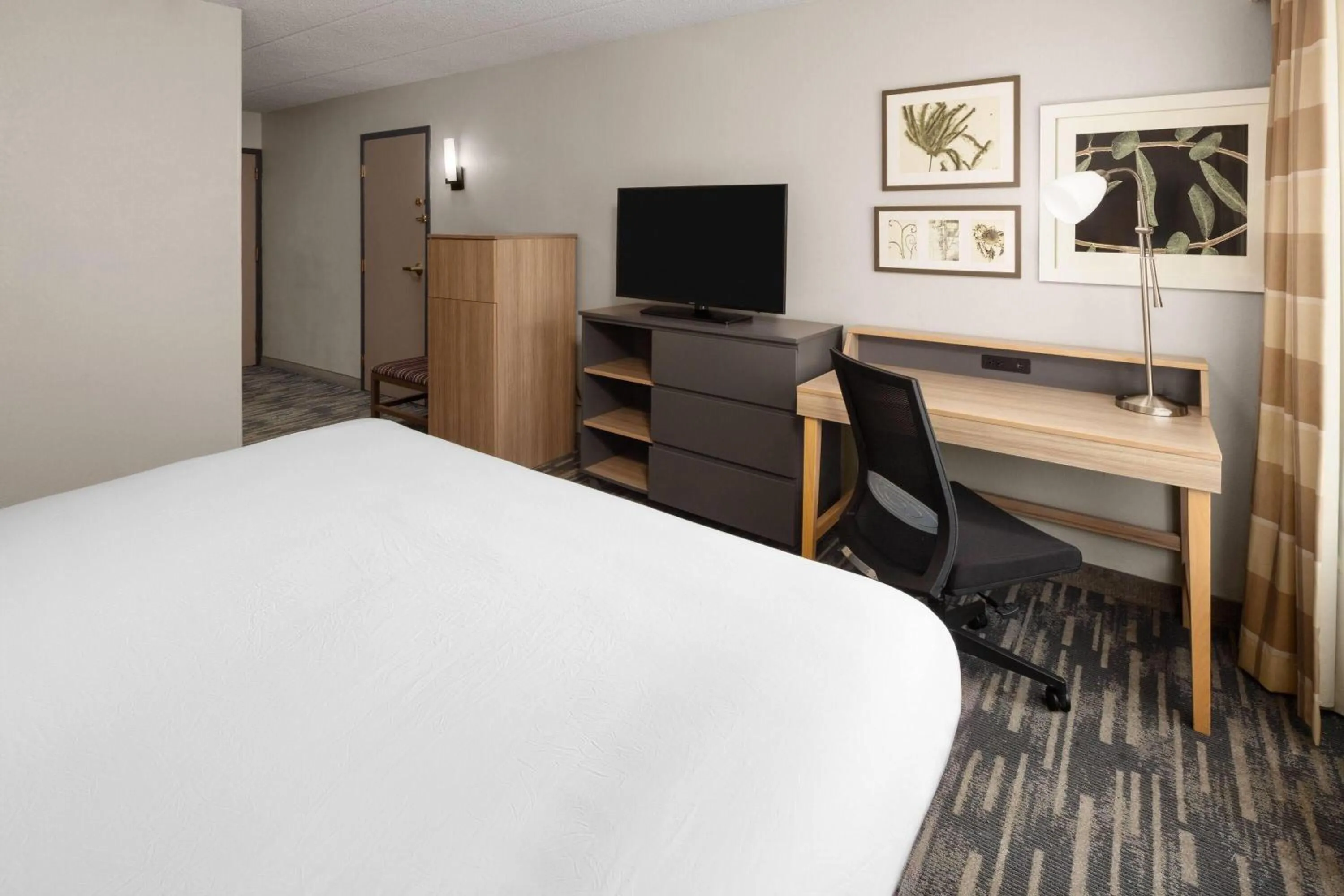 Photo of the whole room, Bed in Wingate by Wyndham Lincoln Airport East I-80