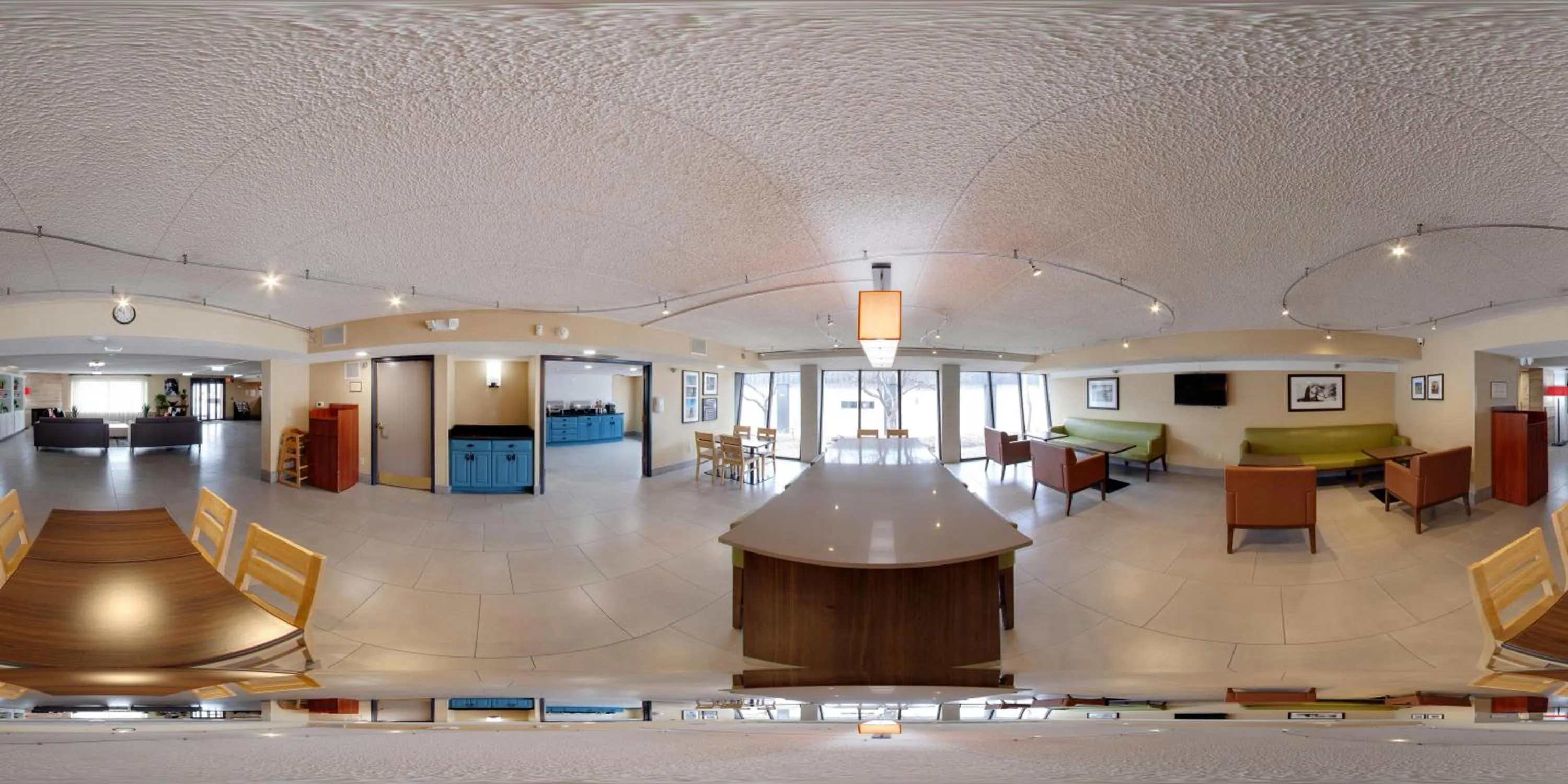 Breakfast in Wingate by Wyndham Lincoln Airport East I-80