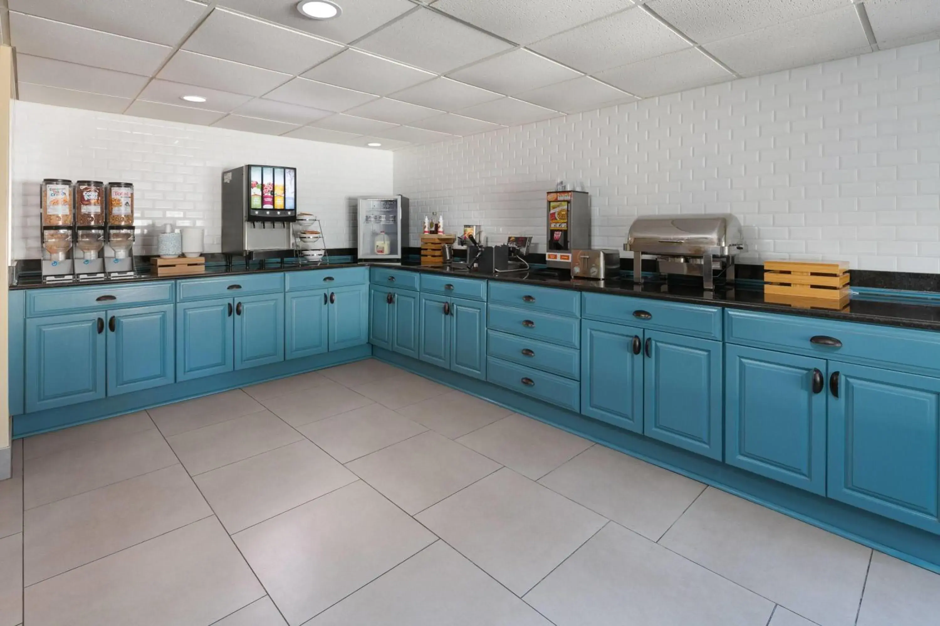 Breakfast in Wingate by Wyndham Lincoln Airport East I-80 Breakfast in Wingate by Wyndham Lincoln Airport East I-80