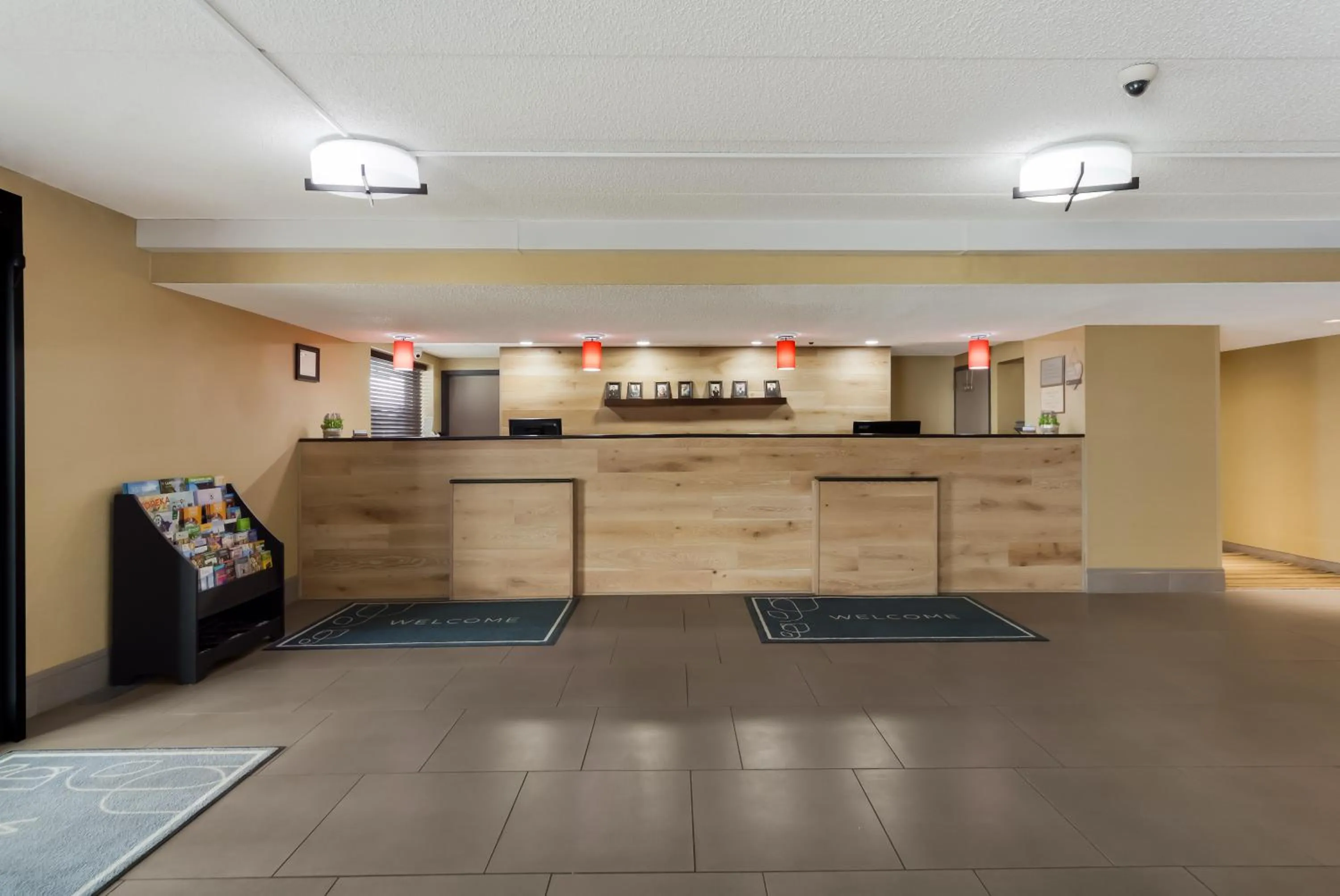 Lobby or reception in Wingate by Wyndham Lincoln Airport East I-80