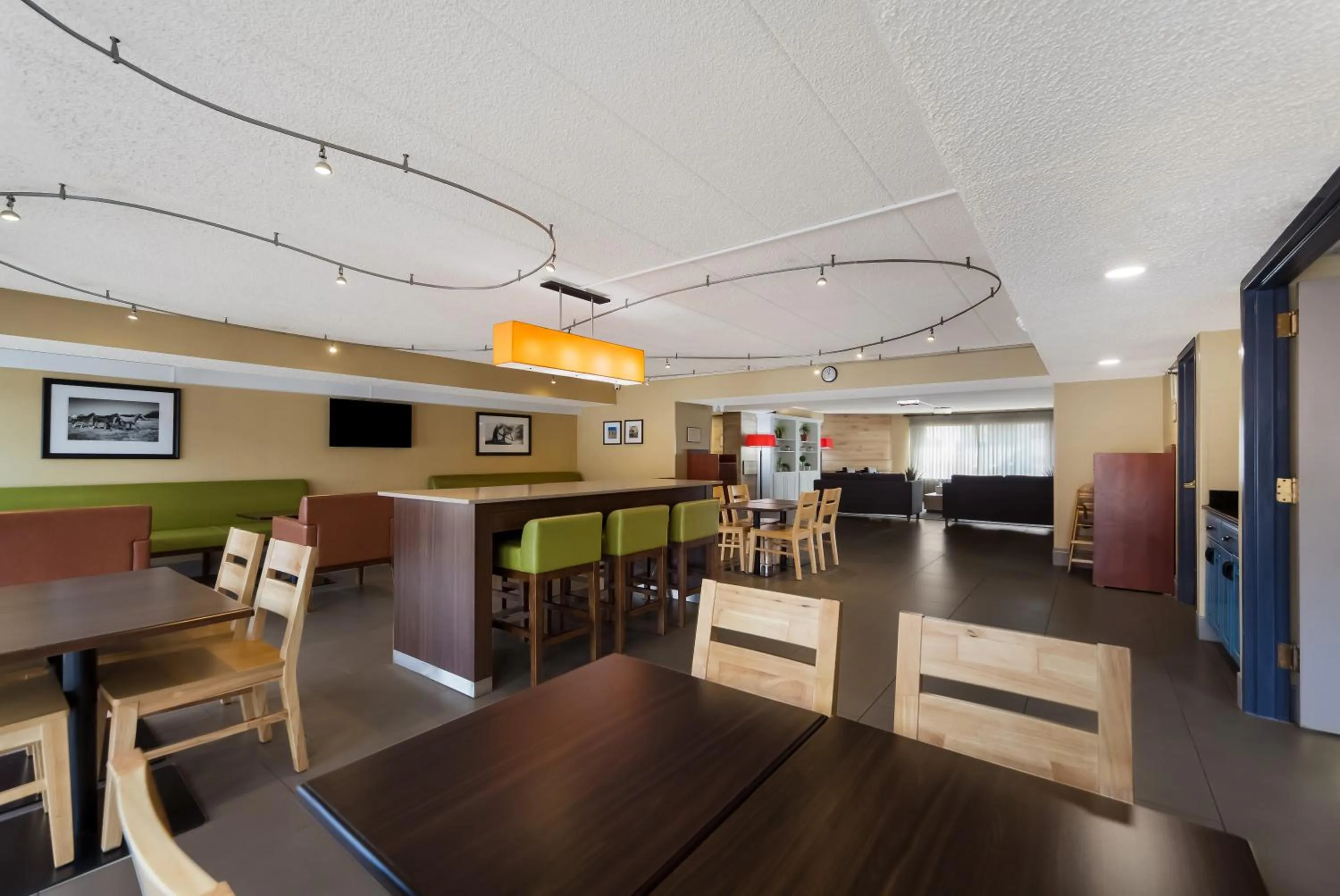 Breakfast in Wingate by Wyndham Lincoln Airport East I-80