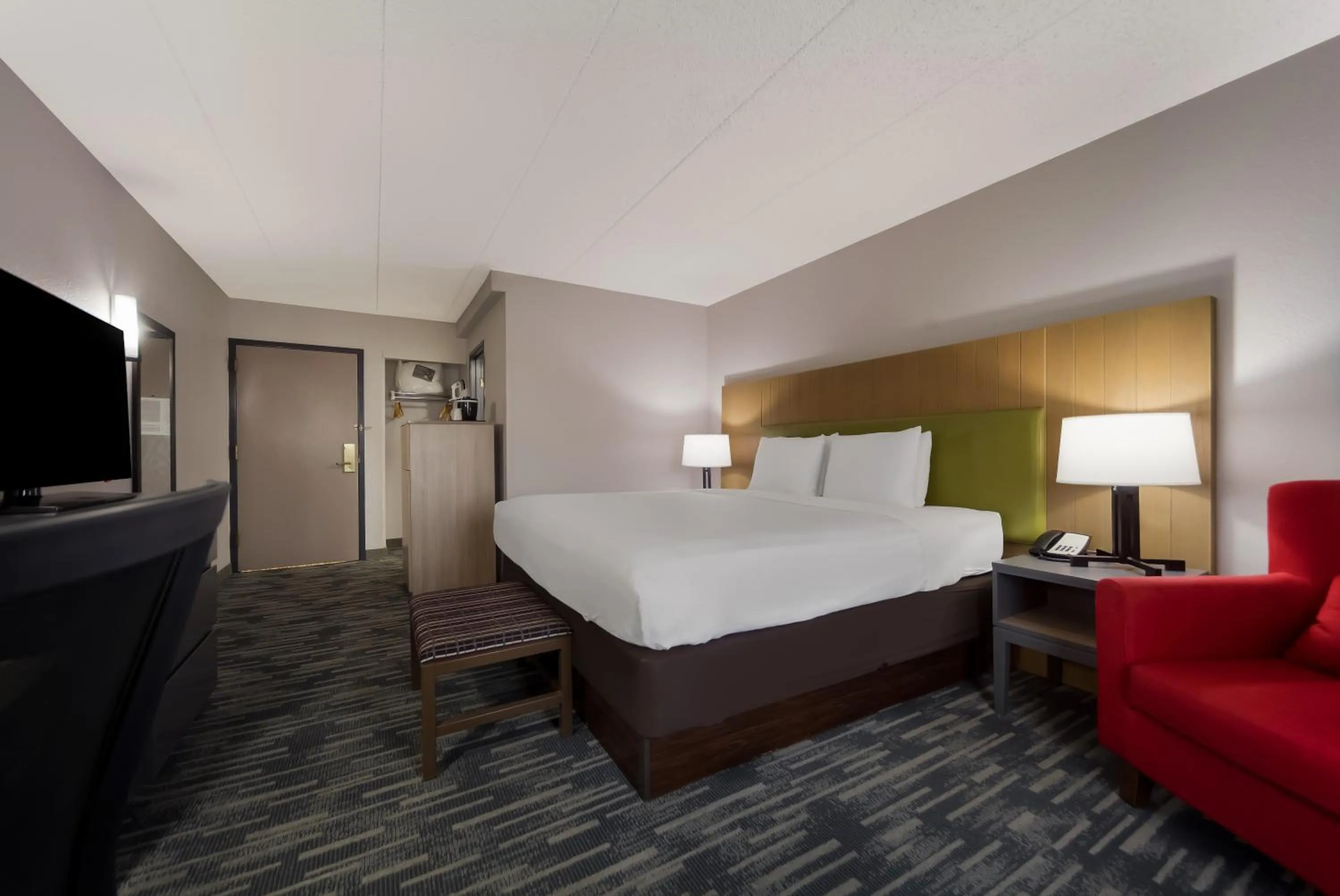 Bed in Wingate by Wyndham Lincoln Airport East I-80