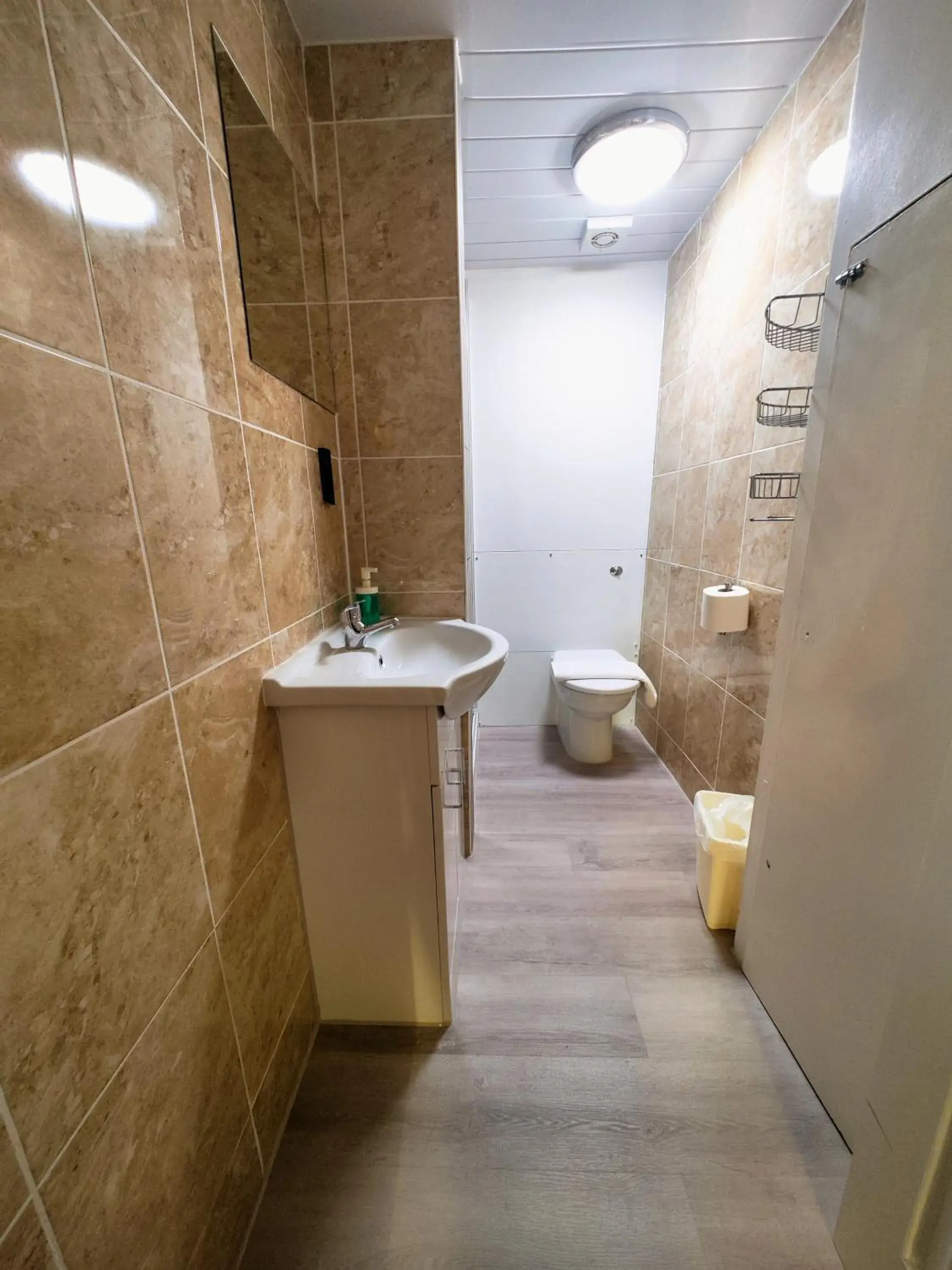 Single Room with Private External Bathroom in Allison House 17 Single Room with Private External Bathroom in Allison House 17