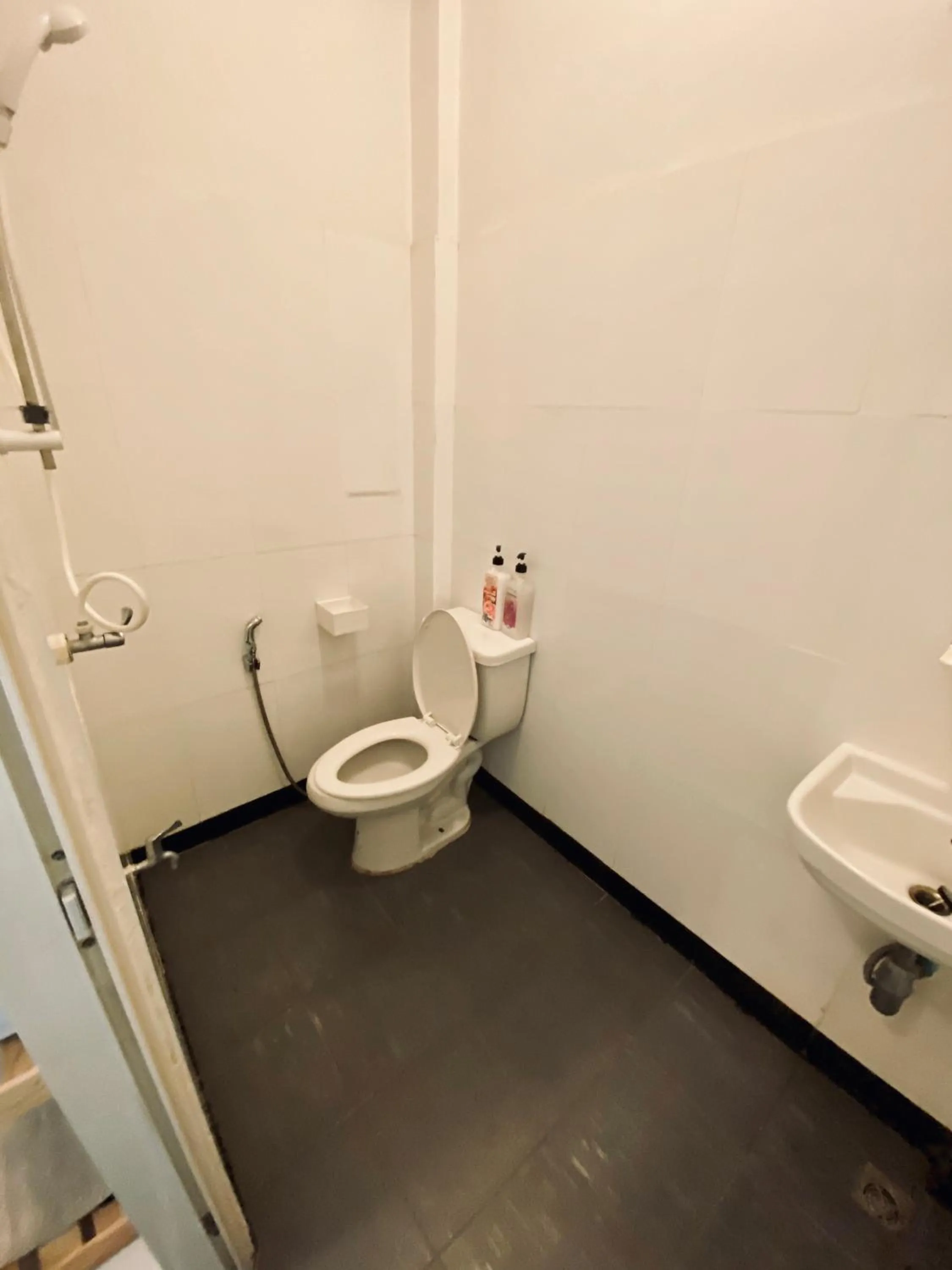 Bathroom in 12/14 HOME Studio