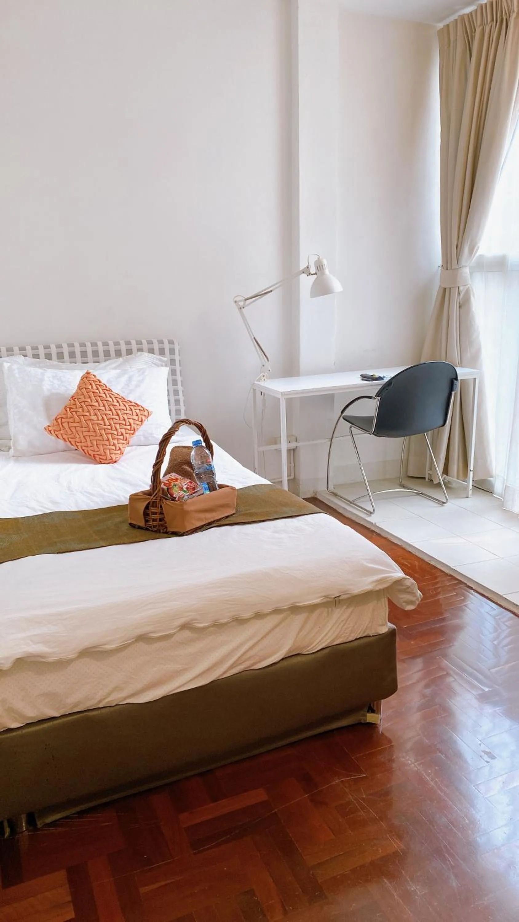 Bed in 12/14 HOME Studio