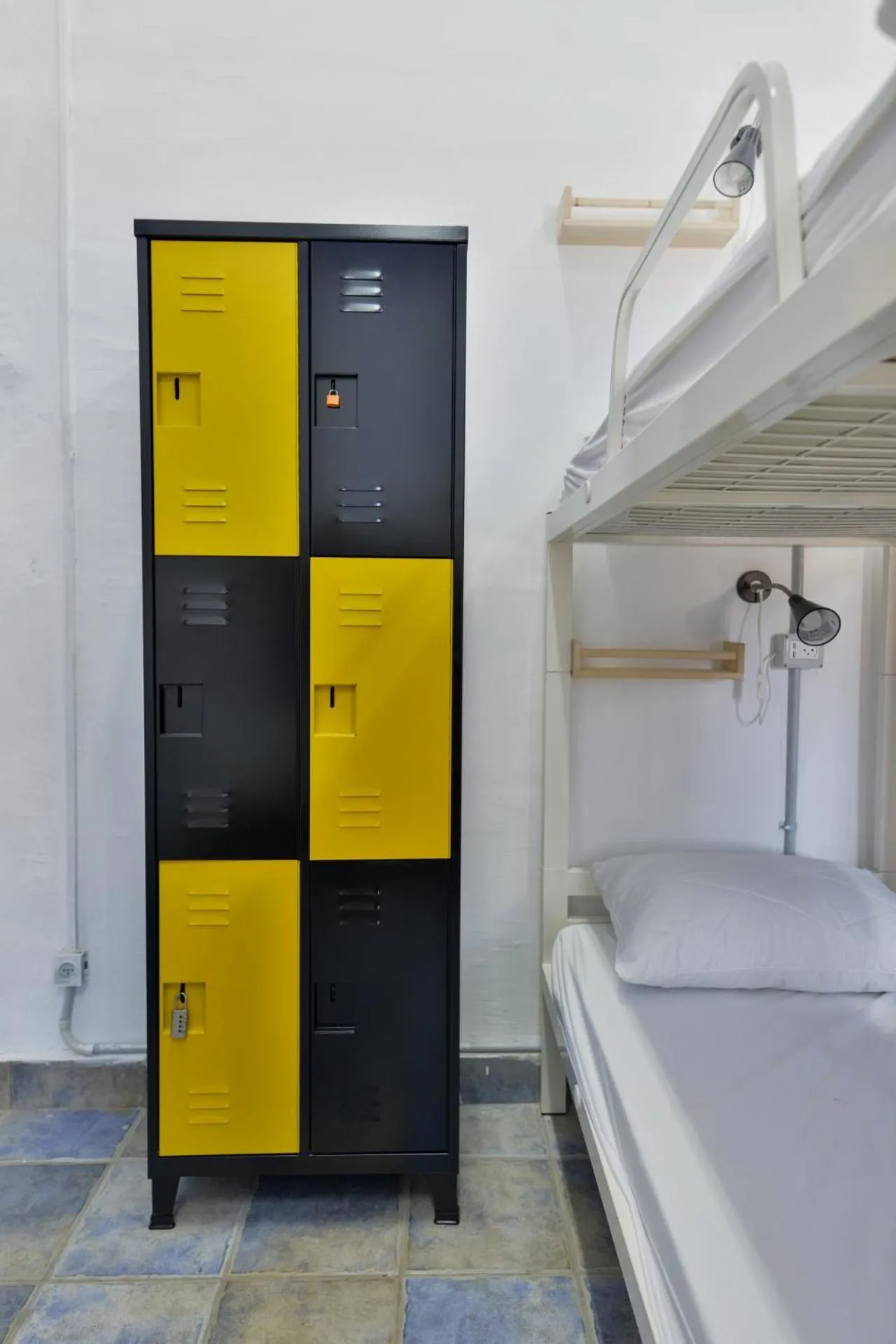 Bed in Roger's Hostel Tel Aviv (age 18-45)