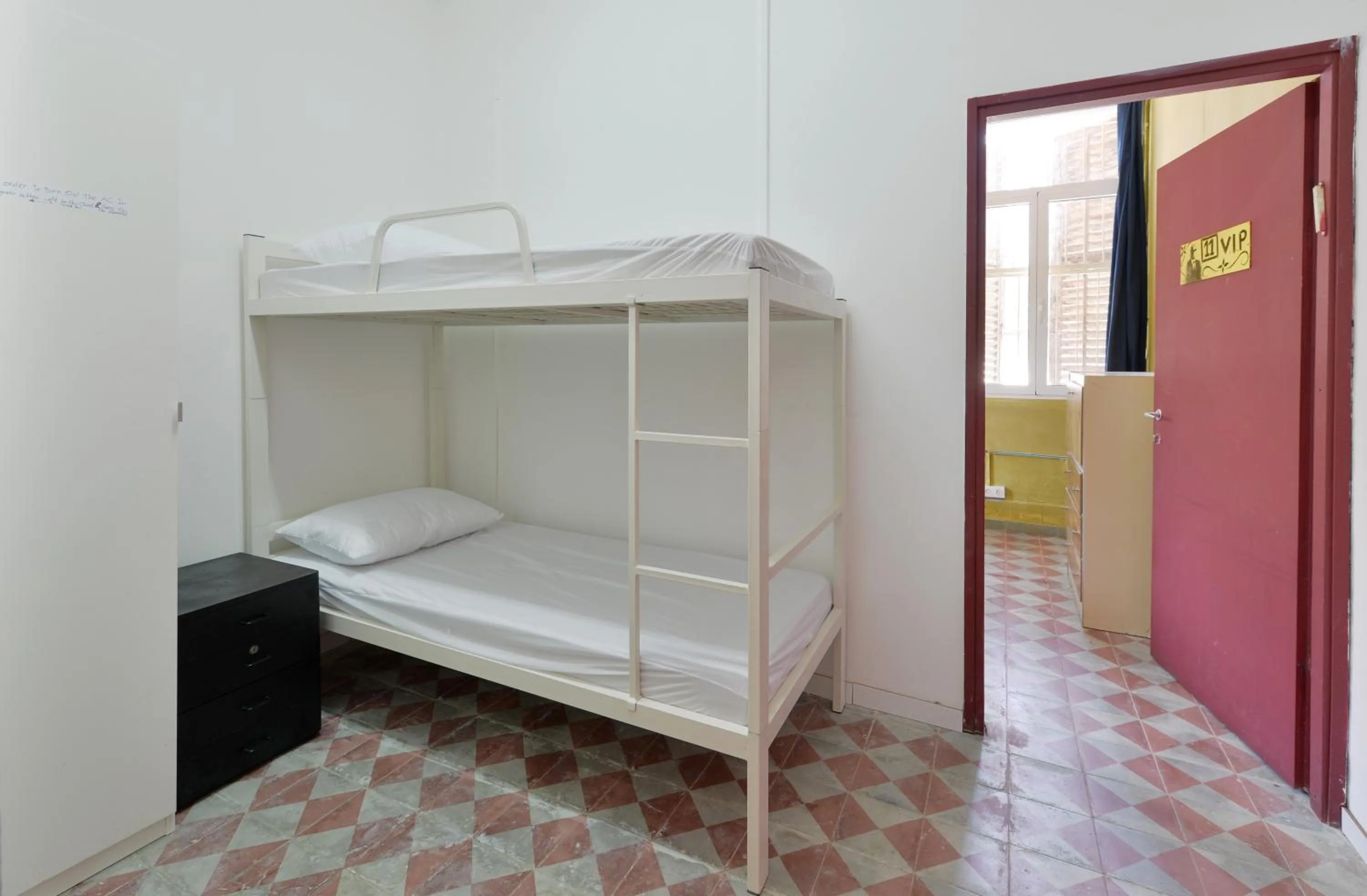 Bed in Roger's Hostel Tel Aviv (age 18-45)