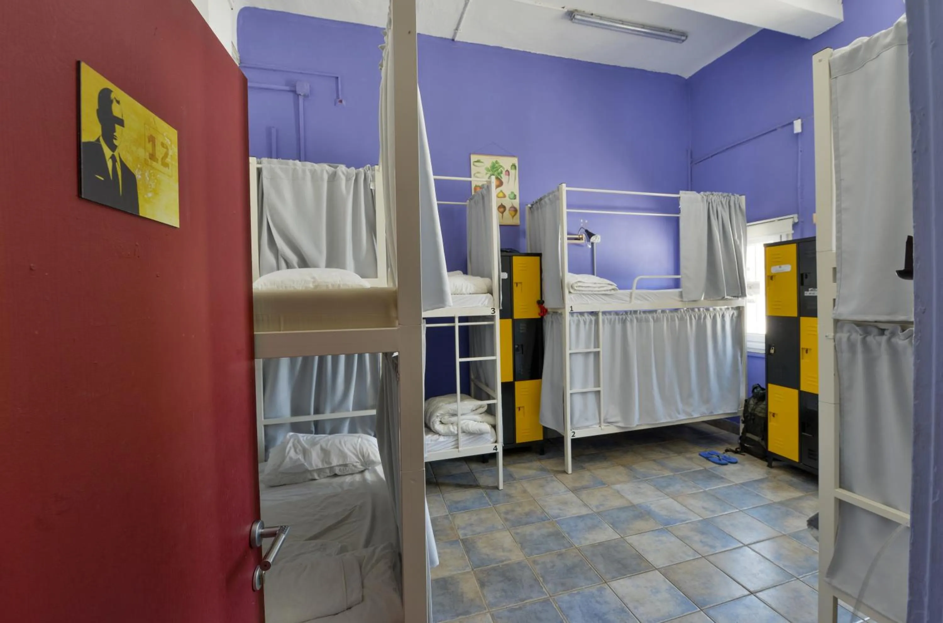 Bed in Roger's Hostel Tel Aviv (age 18-45)