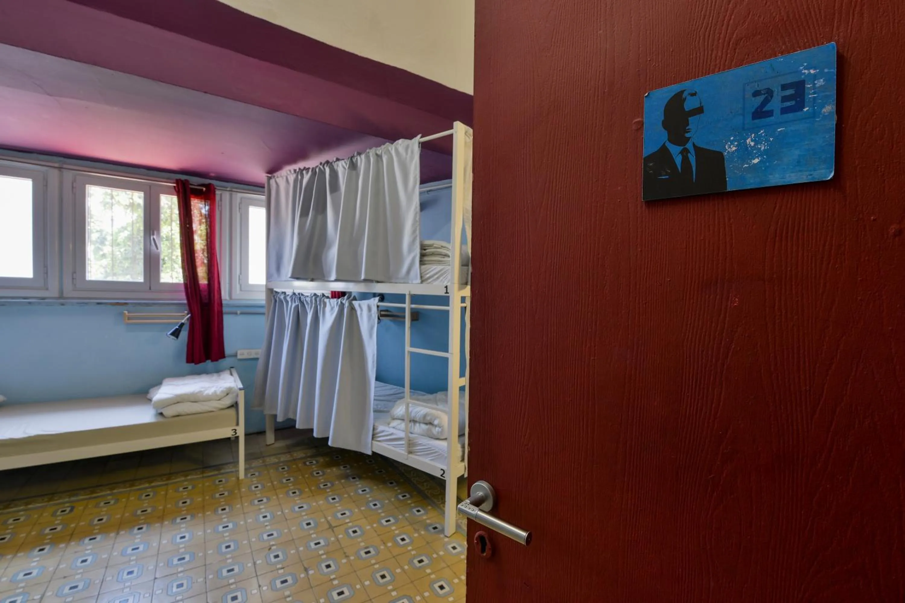 Bed in Roger's Hostel Tel Aviv (age 18-45)