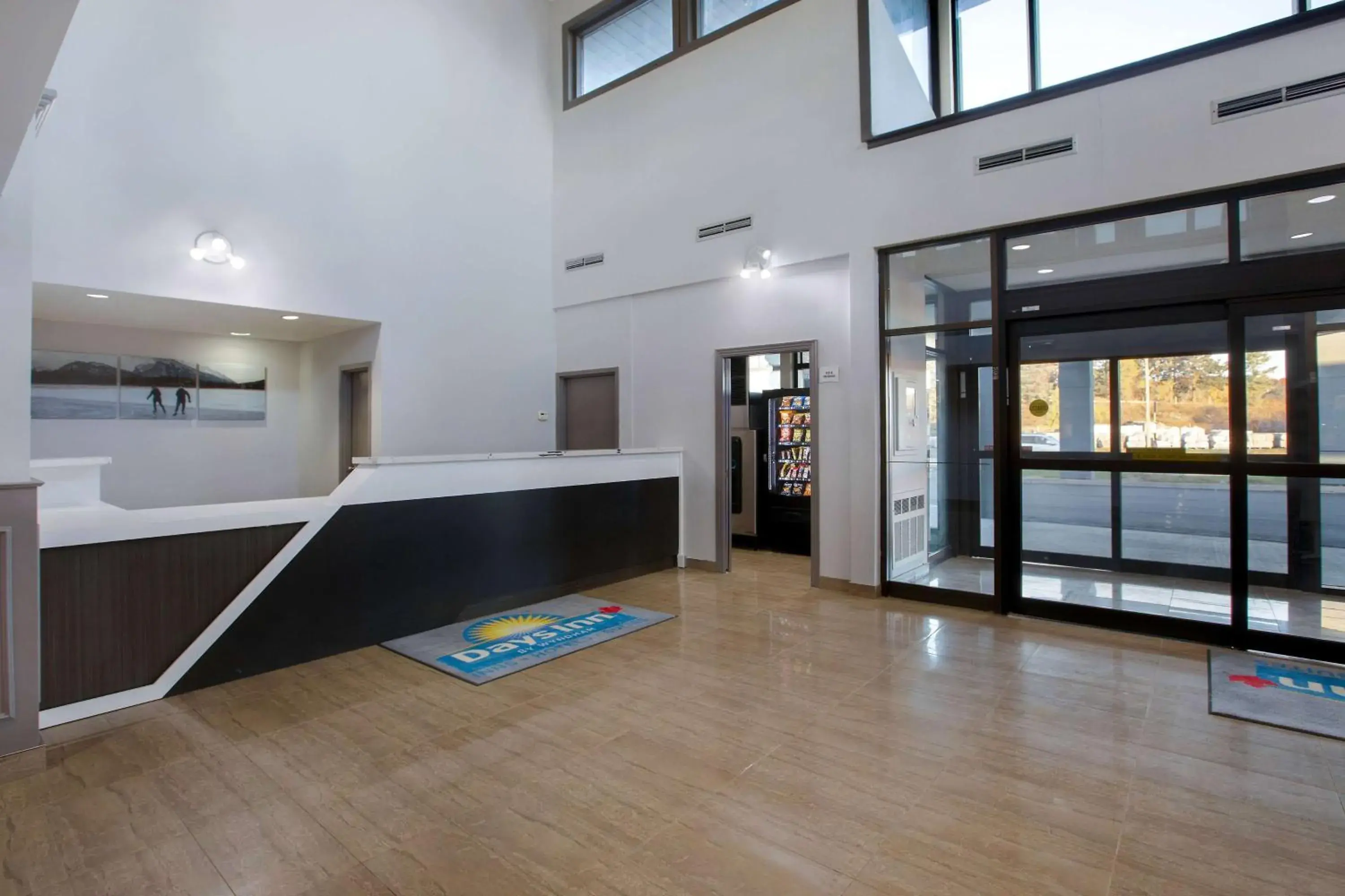 Lobby or reception, Bed in Days Inn by Wyndham Barrie Lobby or reception, Bed in Days Inn by Wyndham Barrie