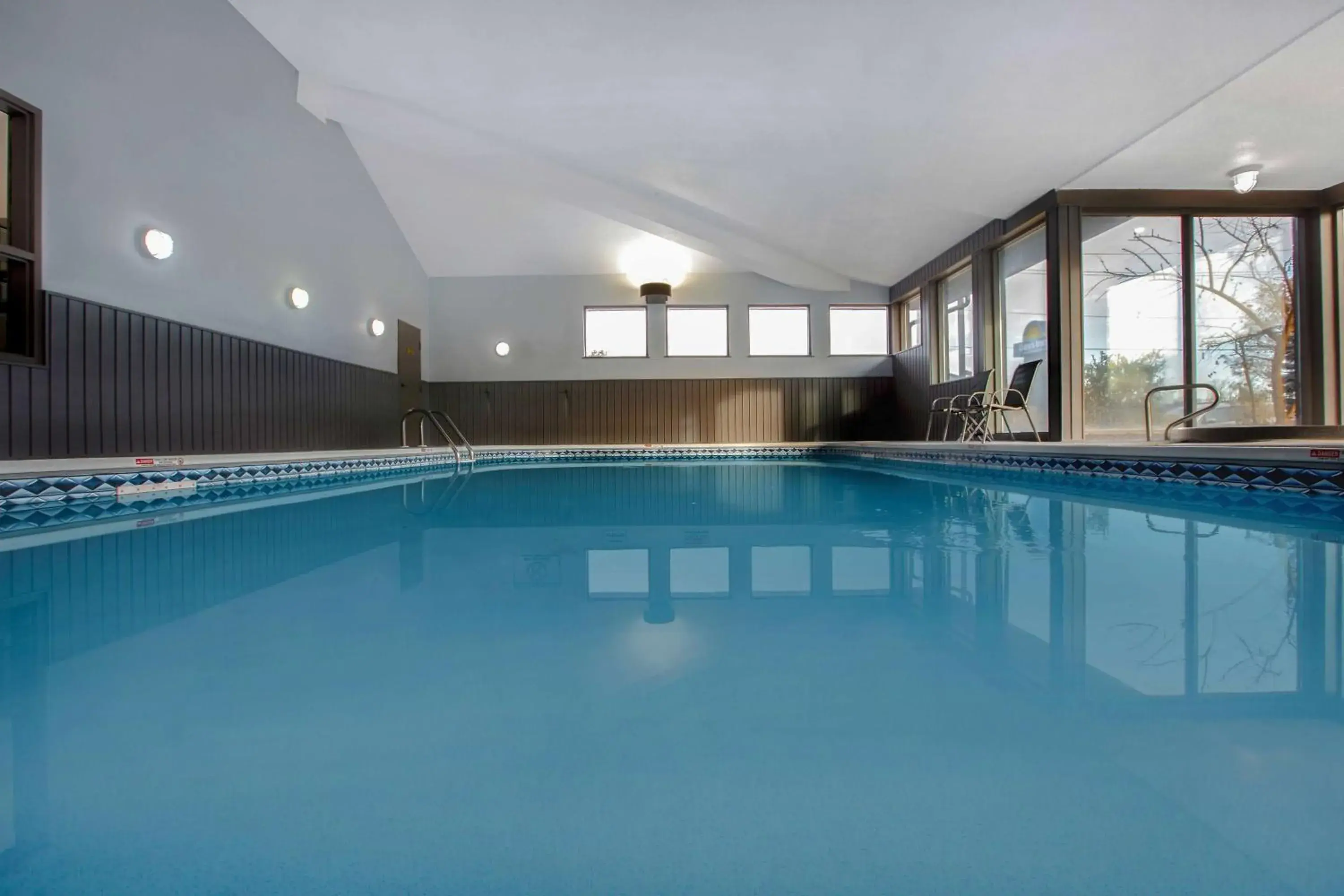 Pool view in Days Inn by Wyndham Barrie Pool view in Days Inn by Wyndham Barrie