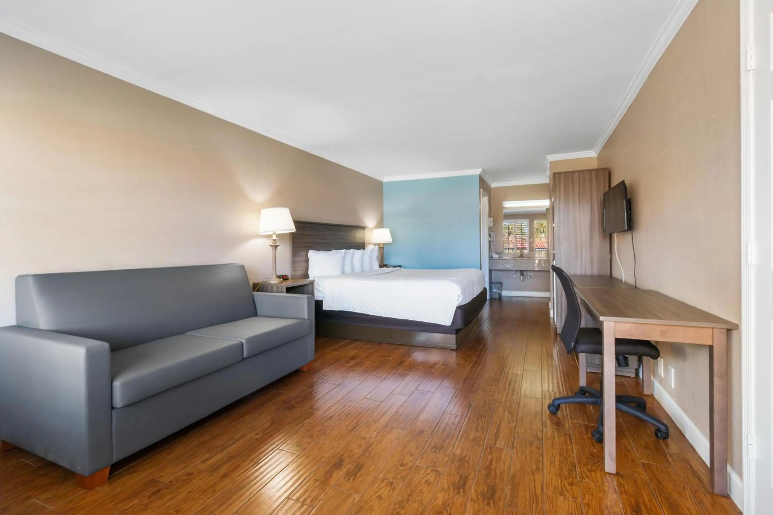 Bed in Vero Beach Inn & Suites Vero Beach I-95