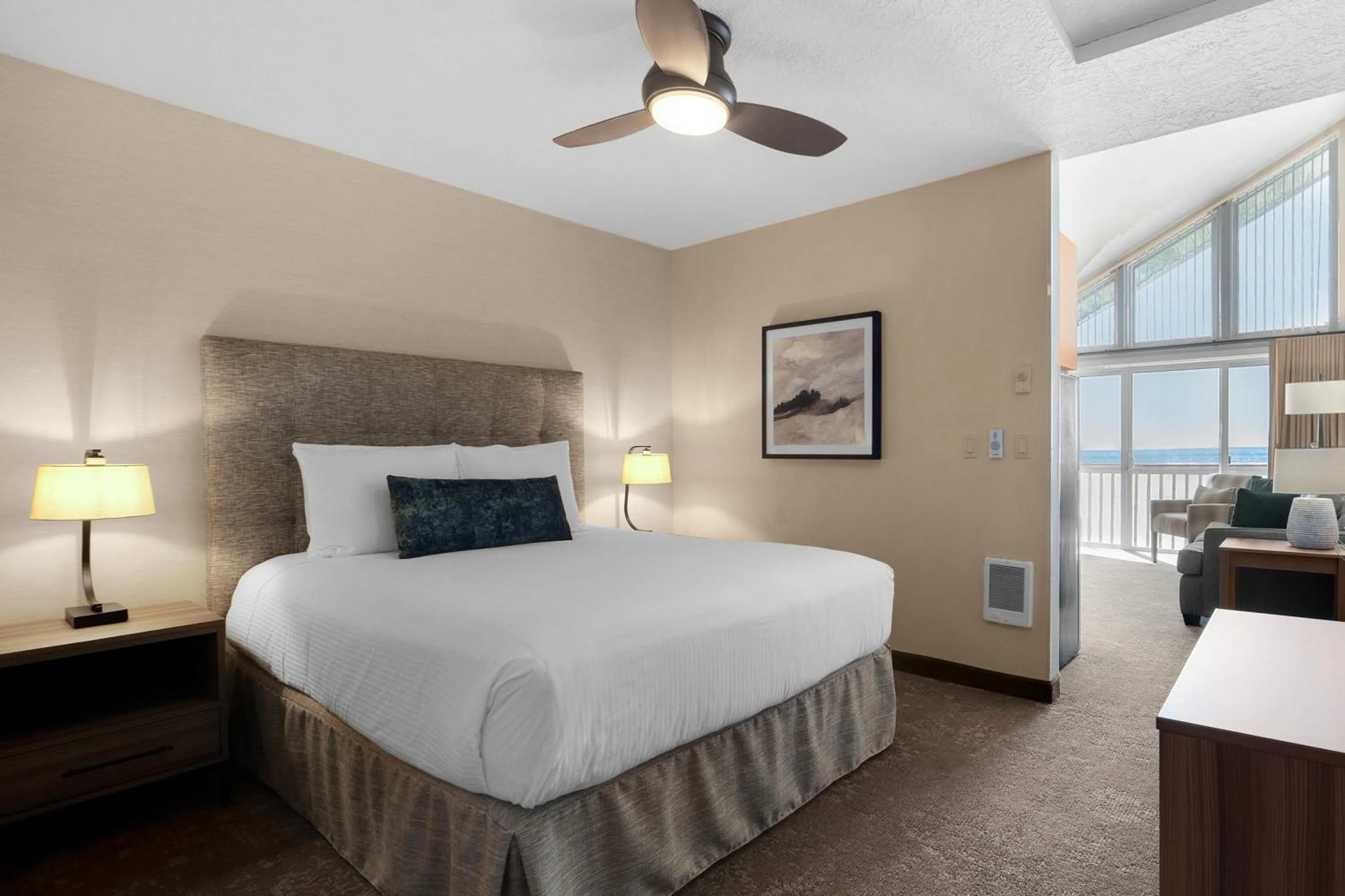 Bed in Schooner's Cove Inn