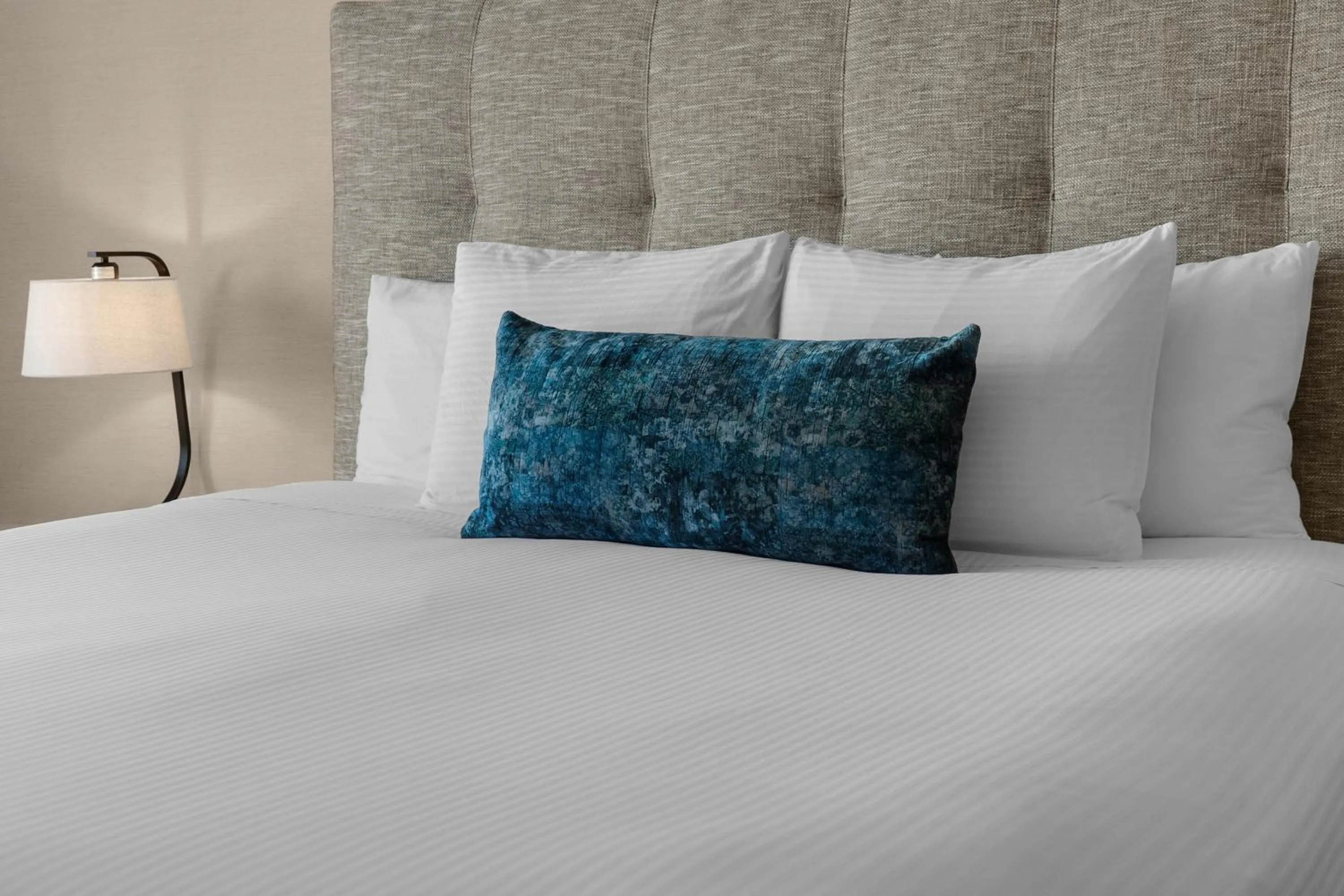 Bed in Schooner's Cove Inn