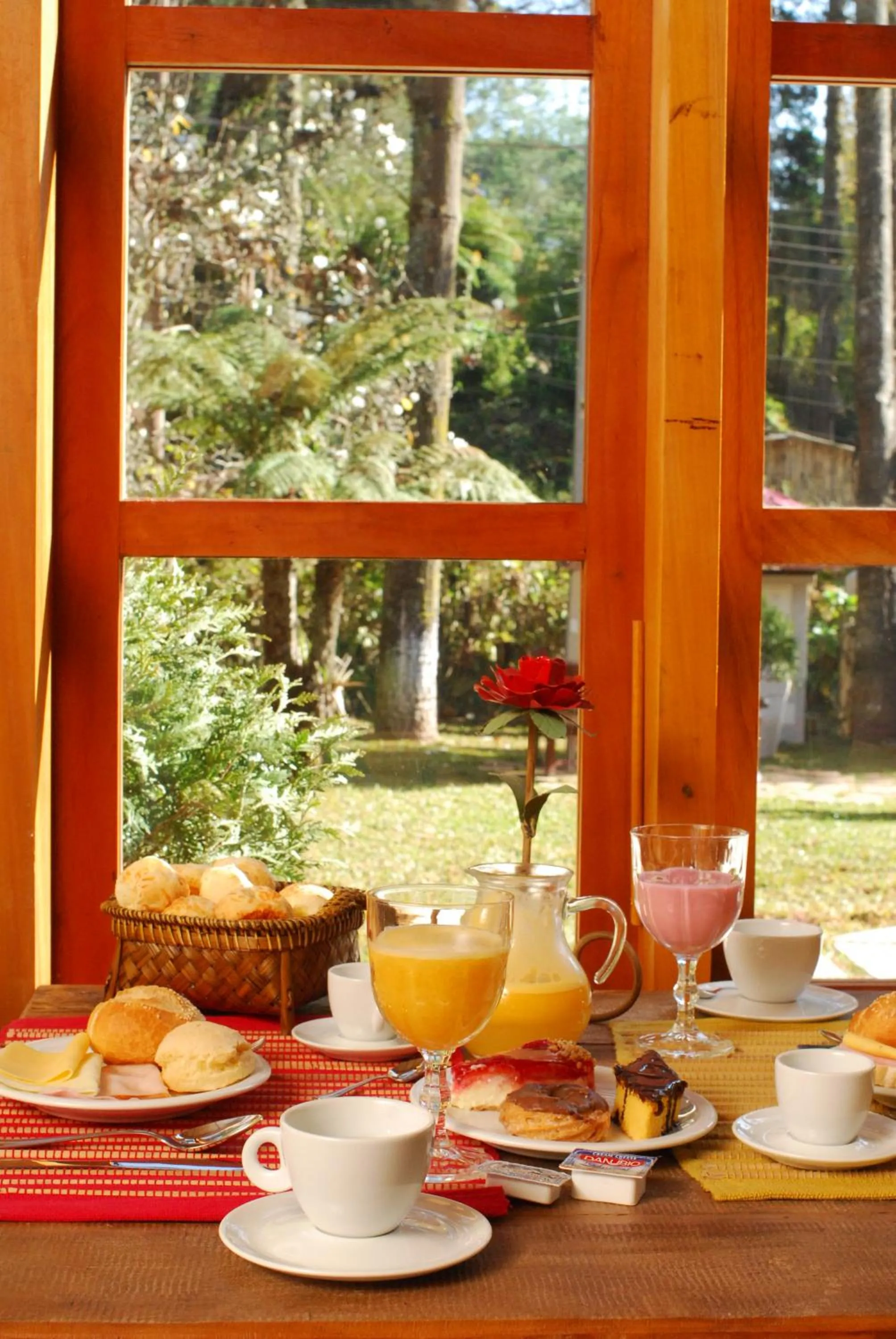 Buffet breakfast in Pousada Da Pedra