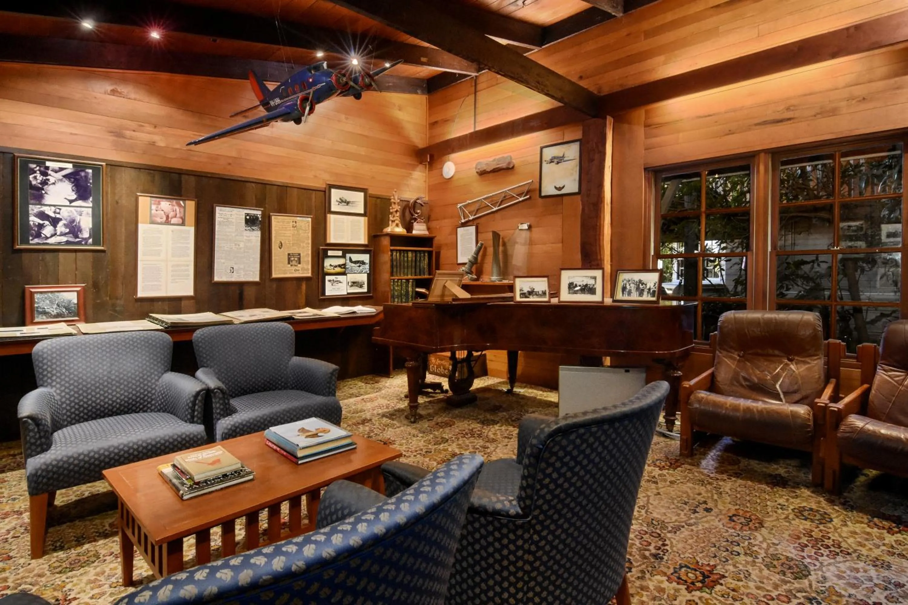 Library in O'Reilly's Rainforest Retreat