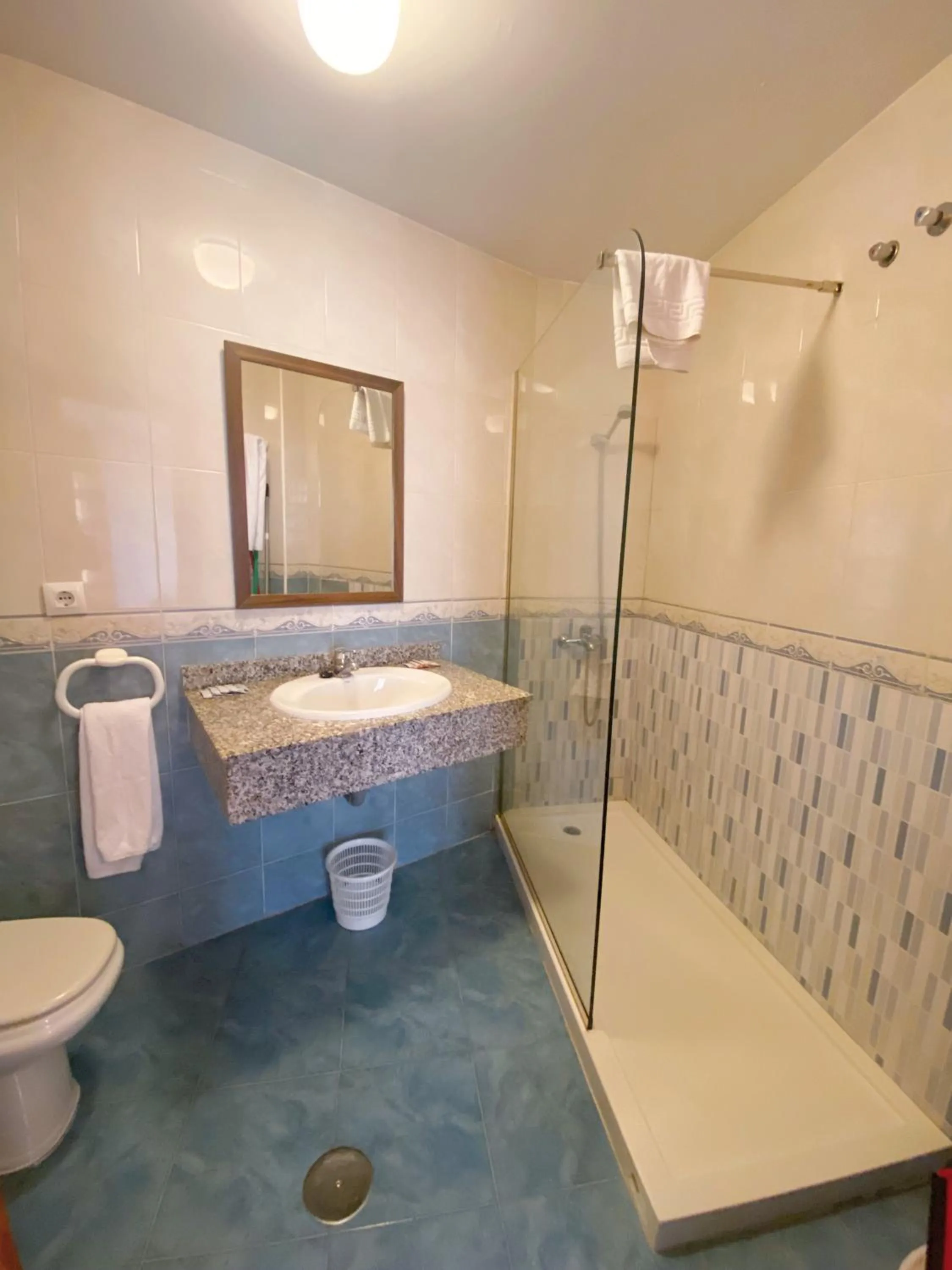 Shower in Apartamentos Maracay