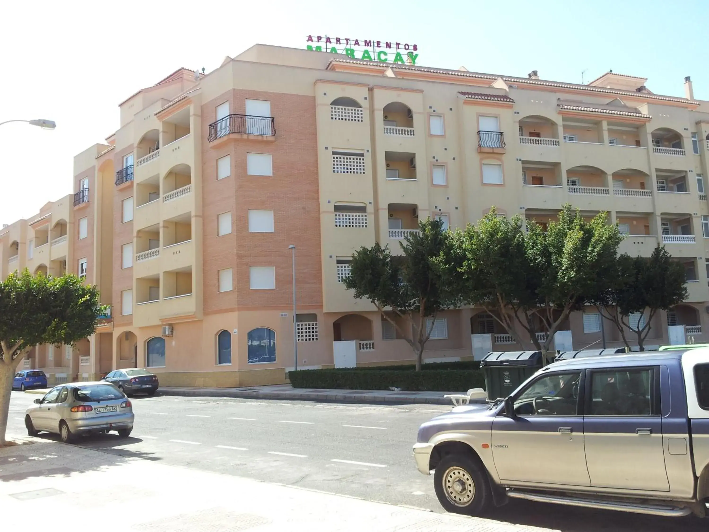 Facade/entrance in Apartamentos Maracay Facade/entrance in Apartamentos Maracay