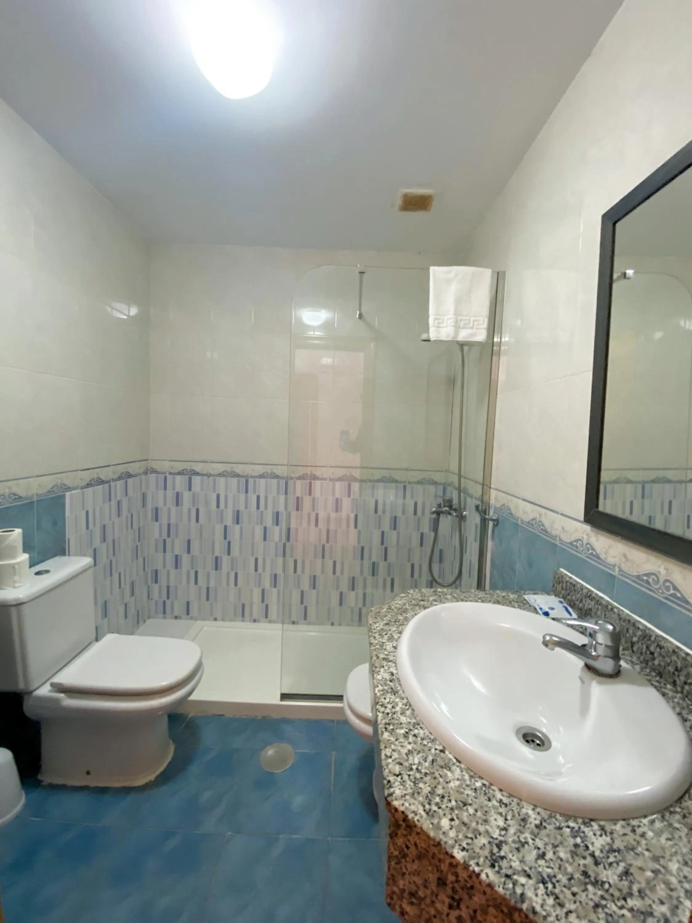 Shower in Apartamentos Maracay