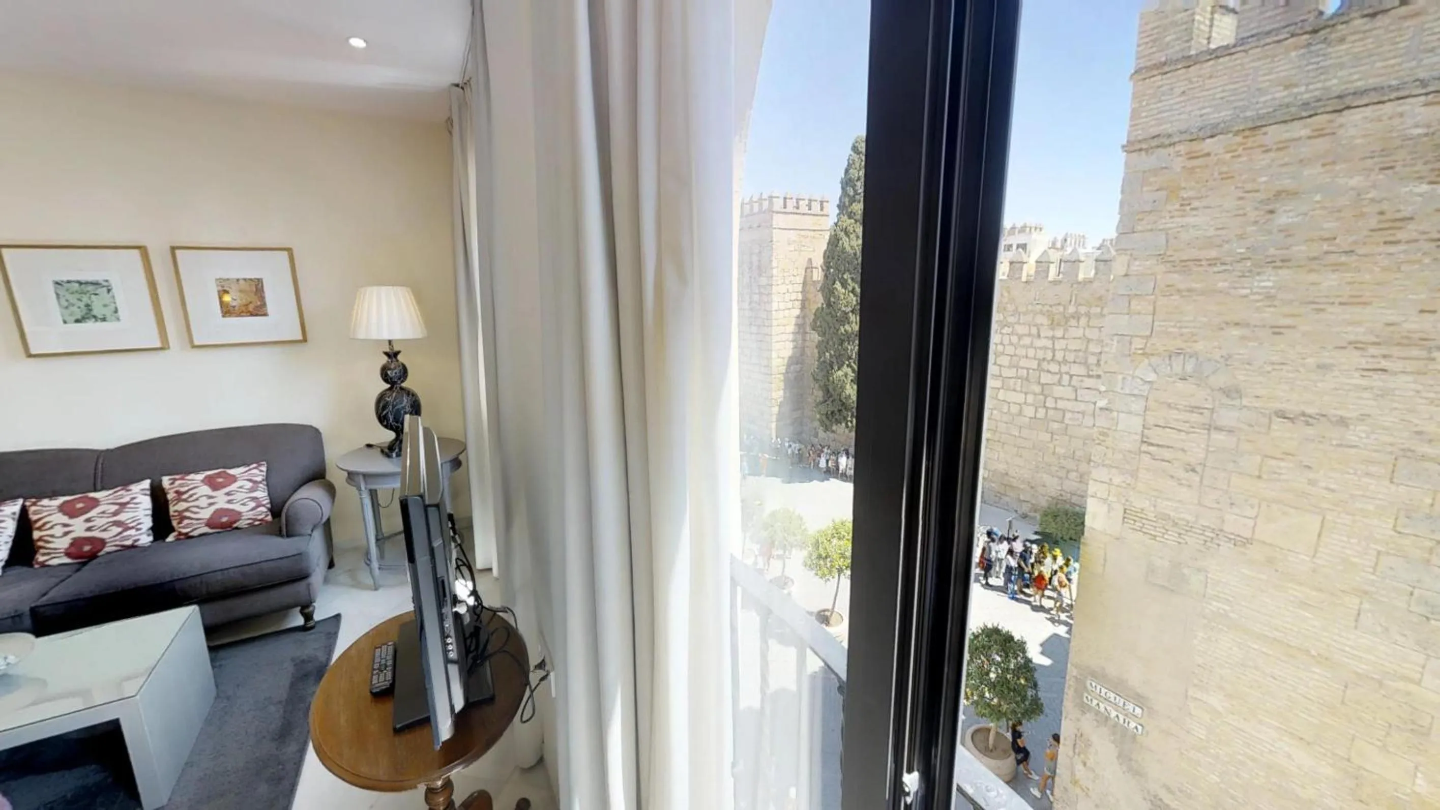 Living room in Suites Murillo Alcázar