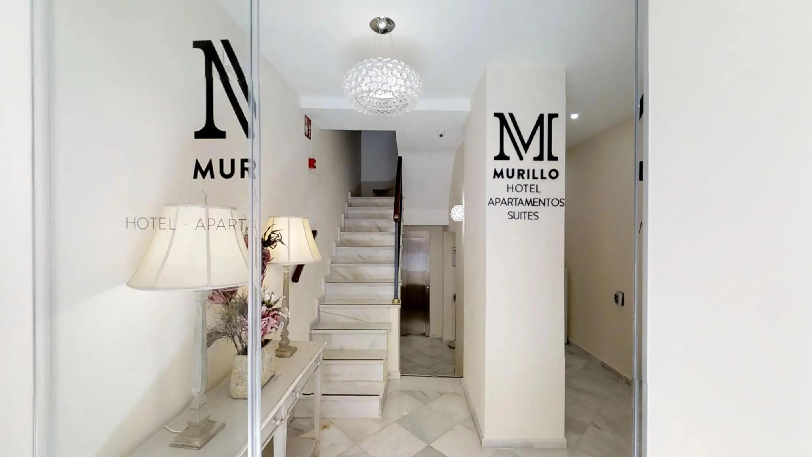 Lobby or reception in Suites Murillo Alcázar