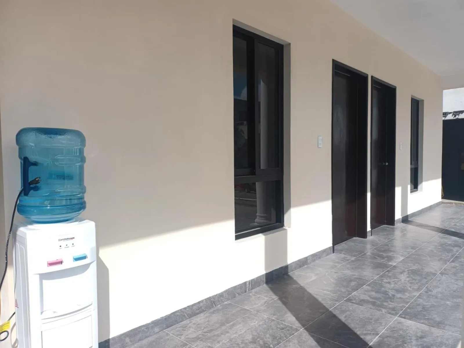 Property building in Hostal 230