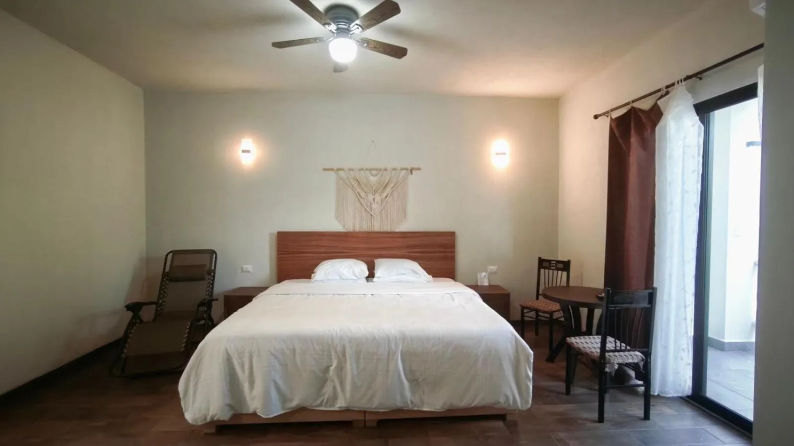 Bed in Hotel & Hostal 230