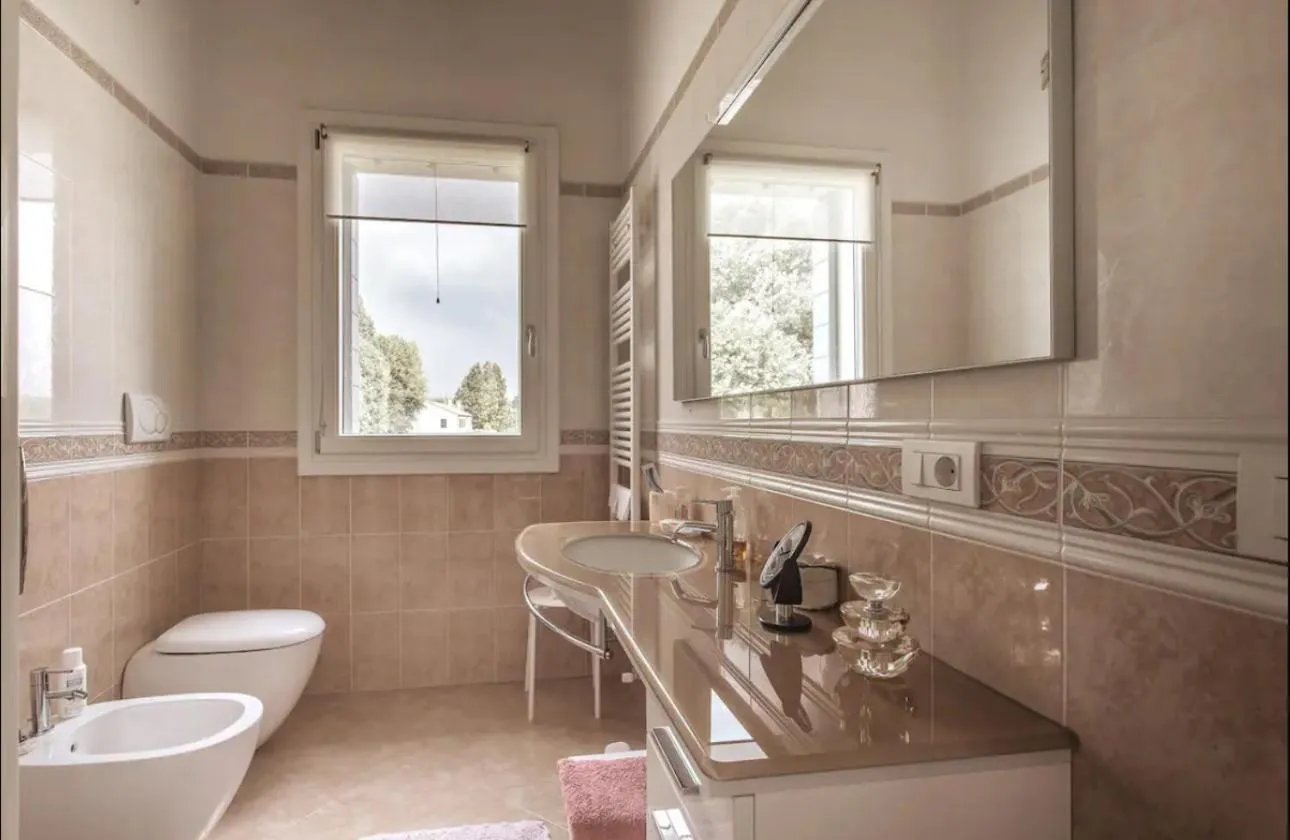 Toilet in Pool & Garden Villa Lelia