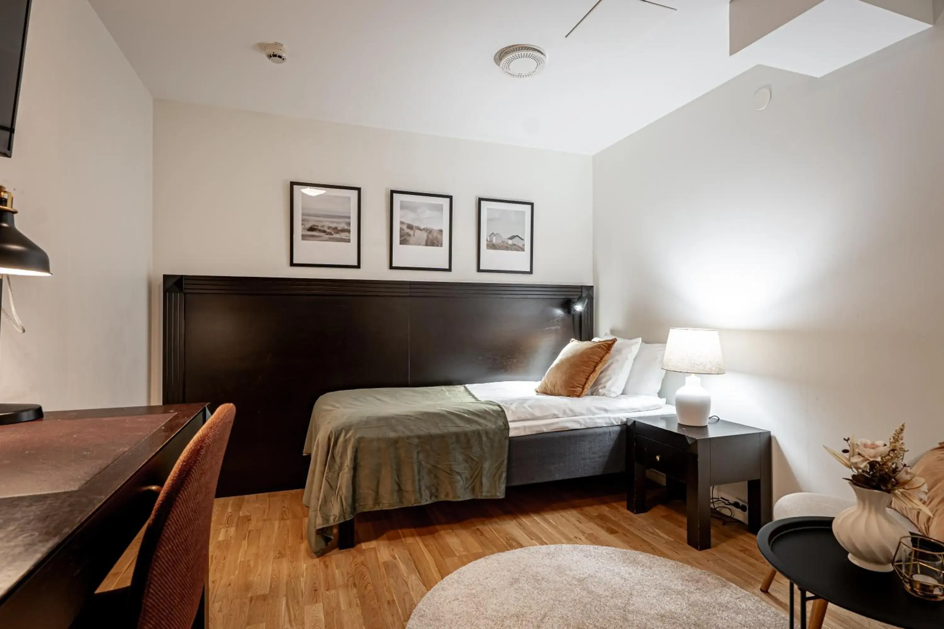 Compact Medium - No Window in Solna Park & Hotel Compact Medium - No Window in Solna Park & Hotel