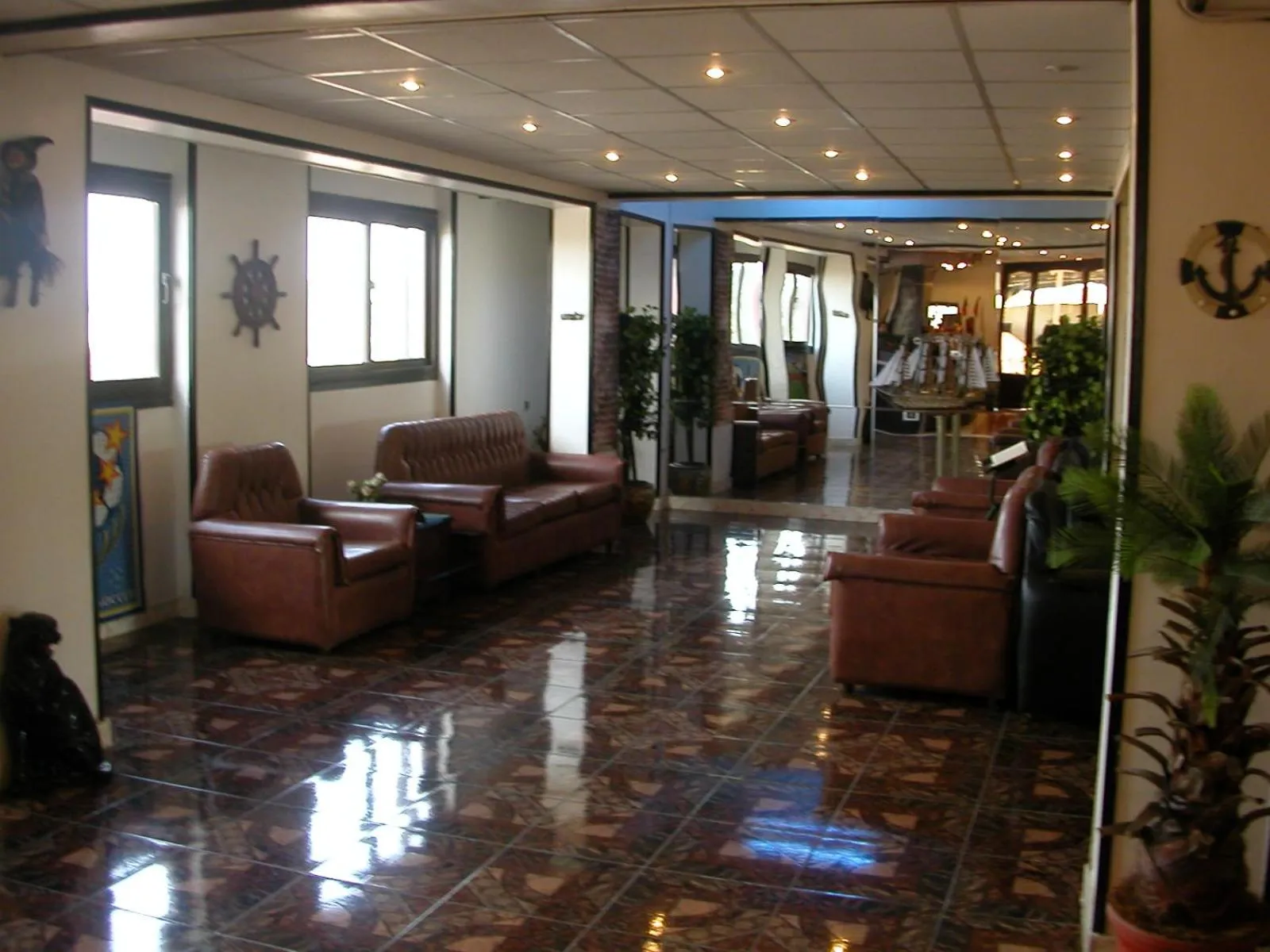 Living room in High way Hotel