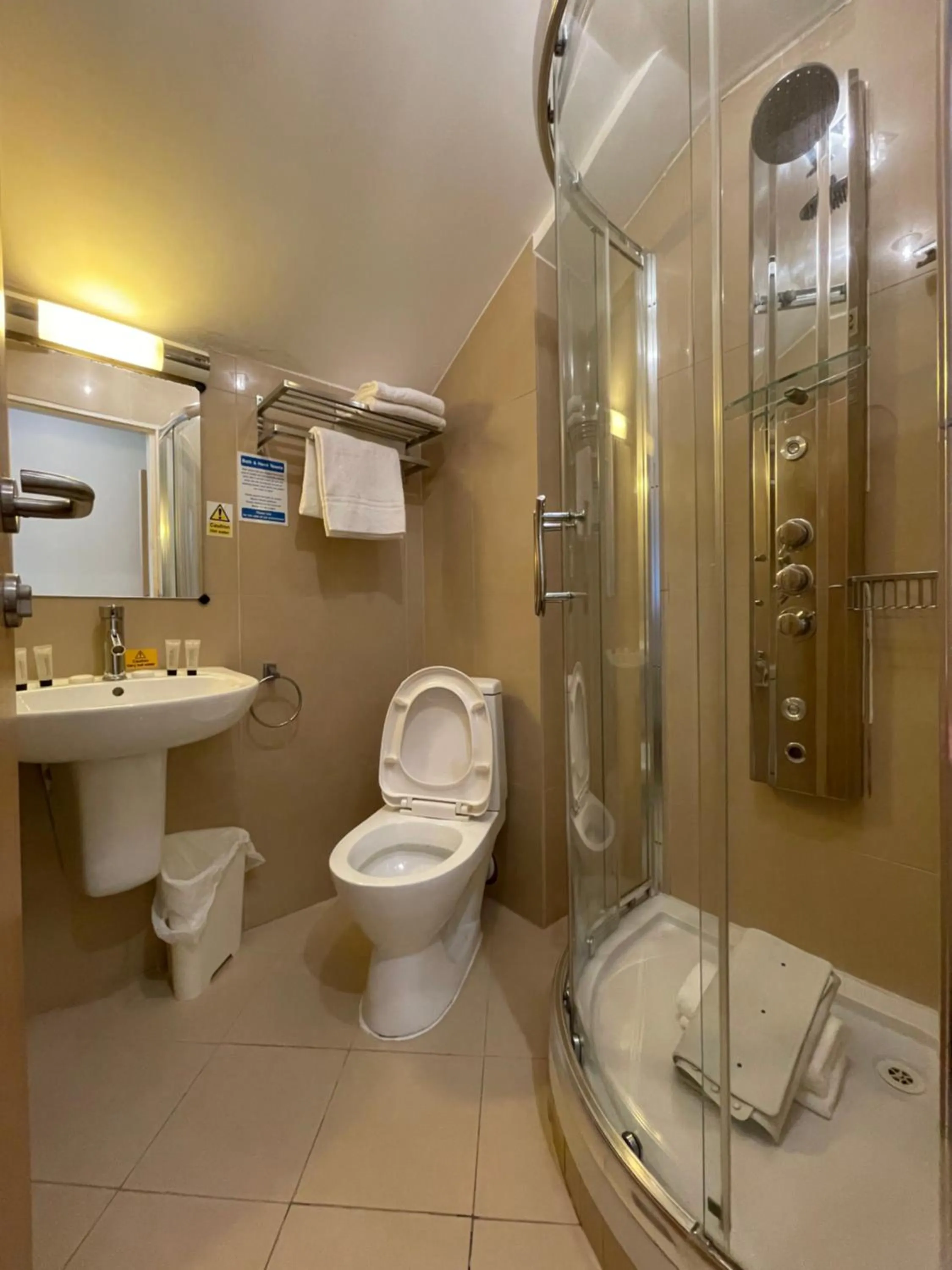 Iris Hotel Llandudno