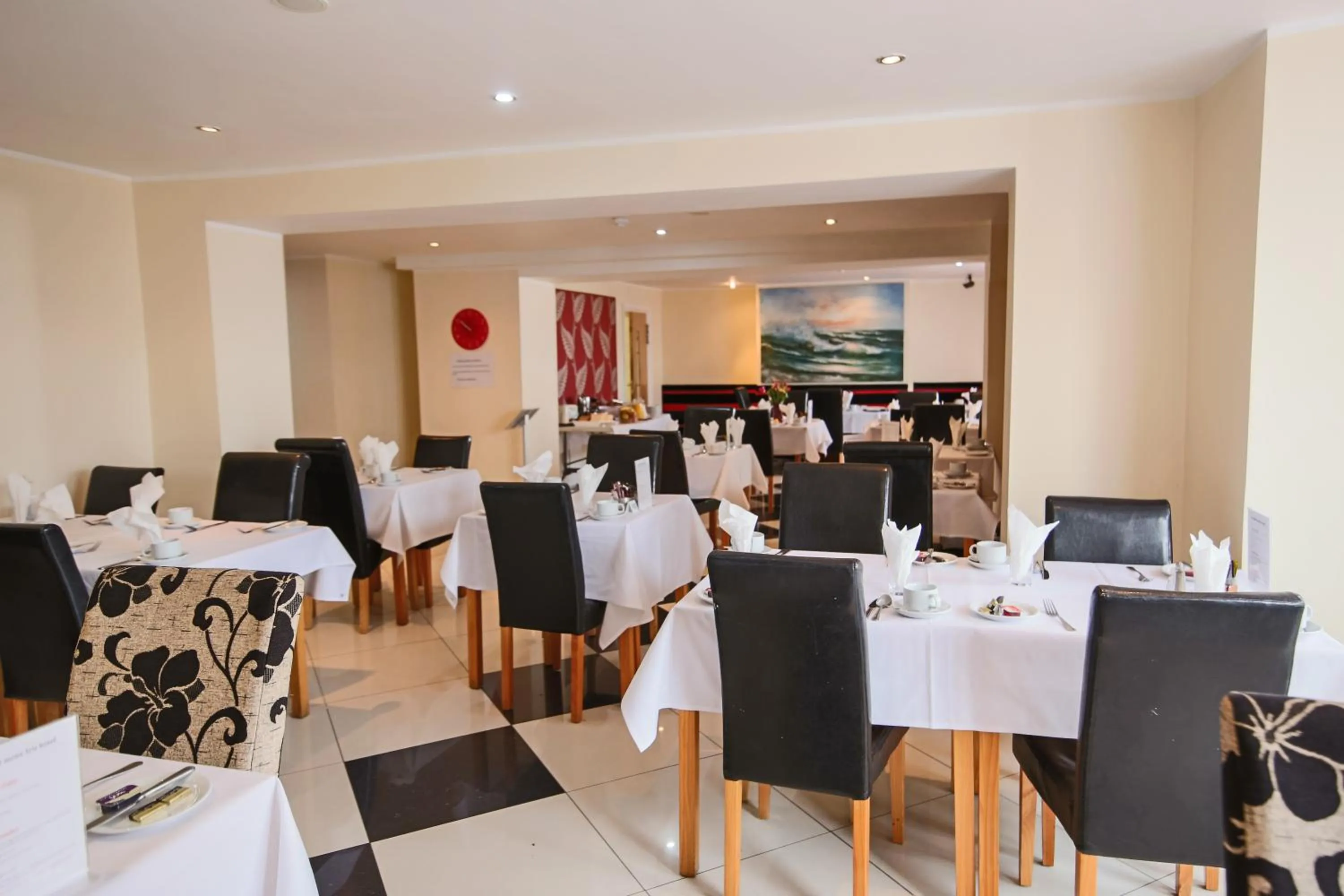 Restaurant/places to eat in Iris Hotel Llandudno