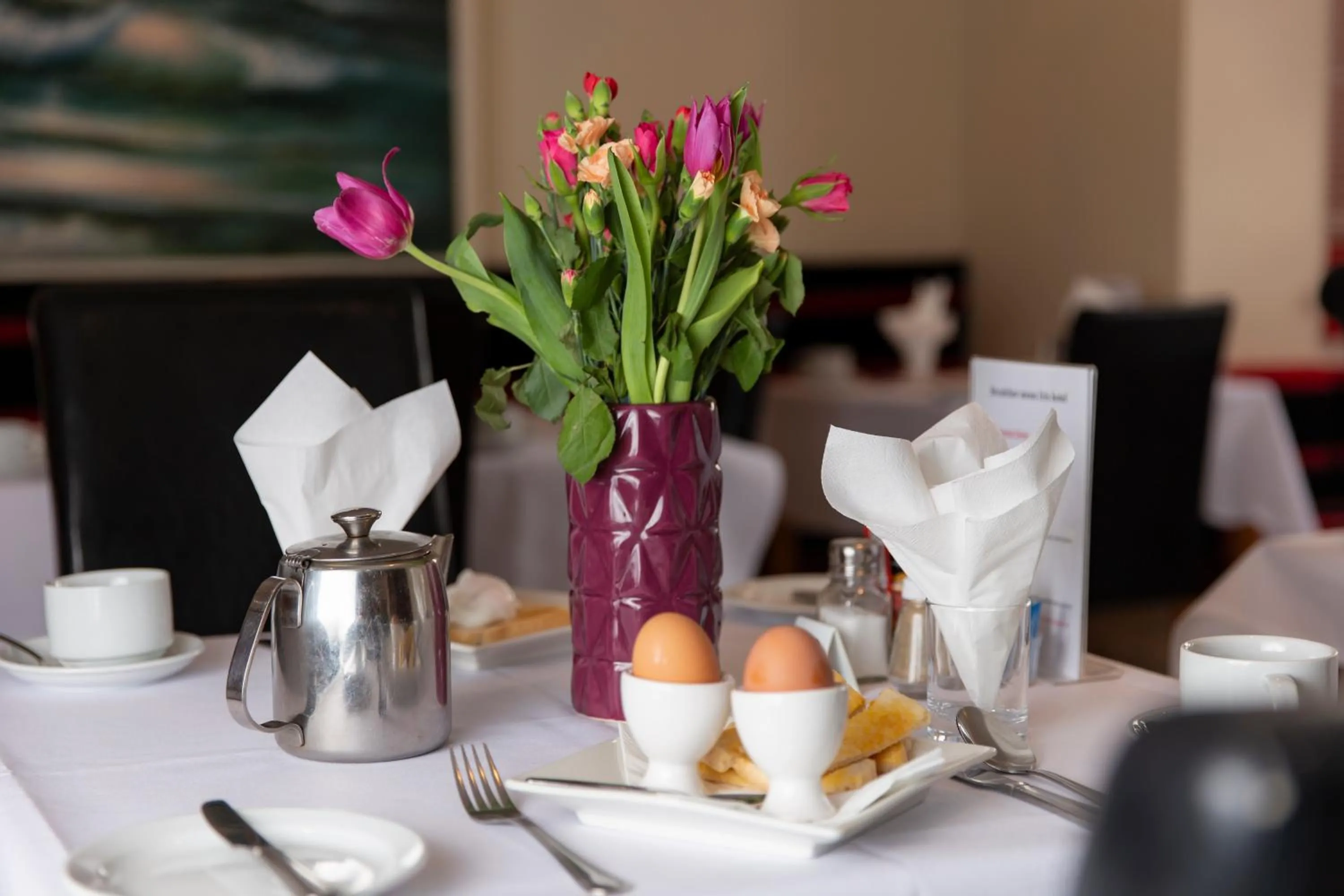 Restaurant/places to eat in Iris Hotel Llandudno