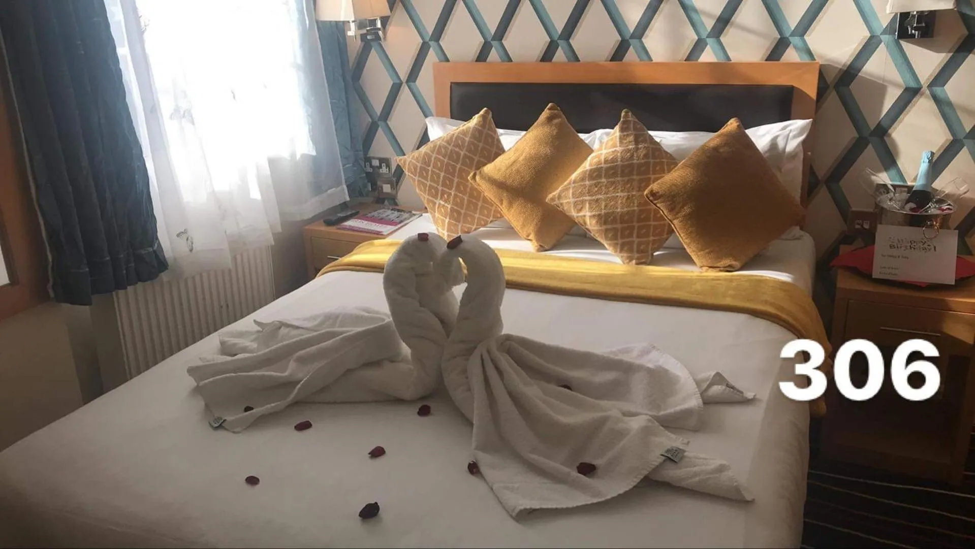 Bed in Iris Hotel Llandudno