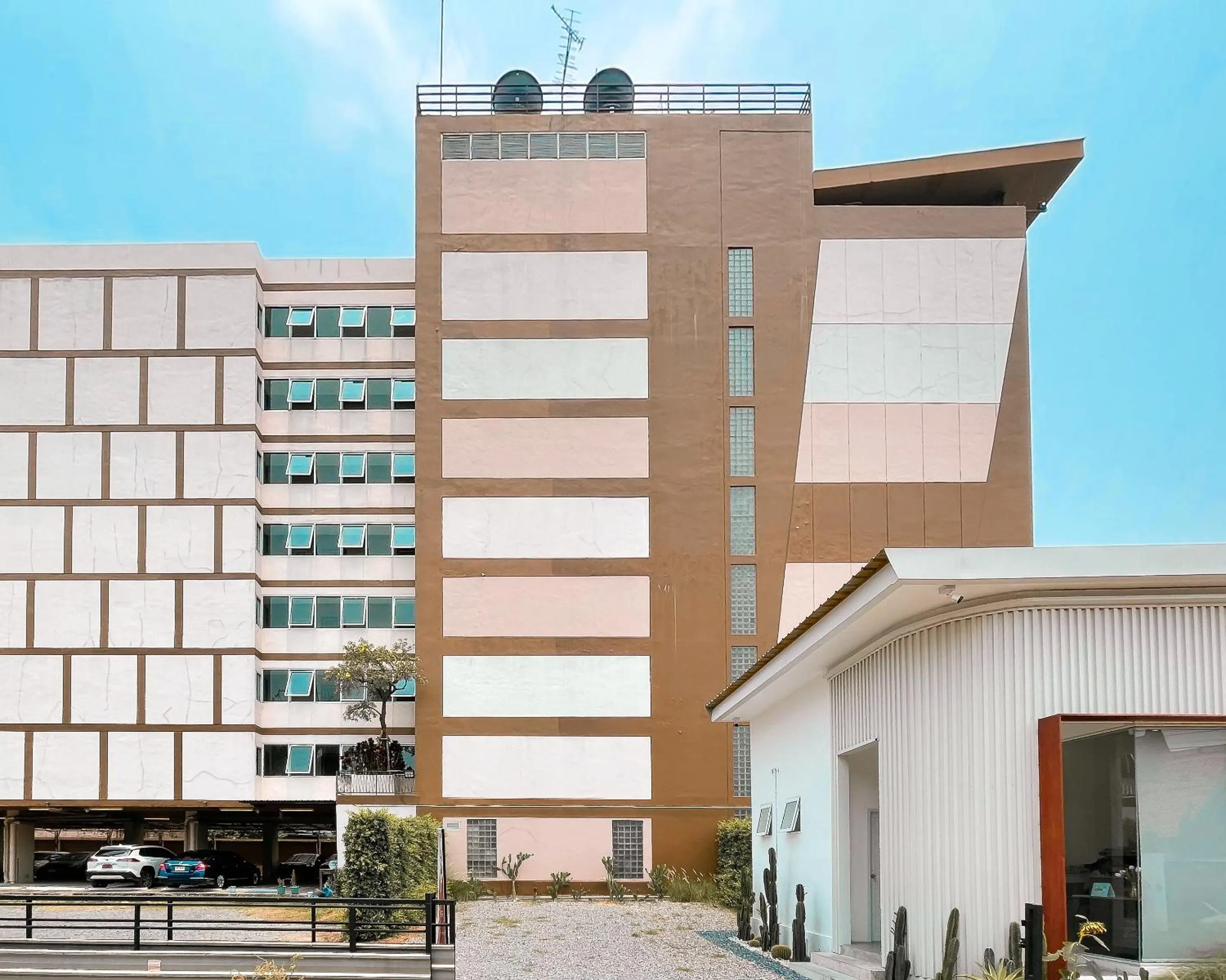 Property building in Crystal Place Parkkred