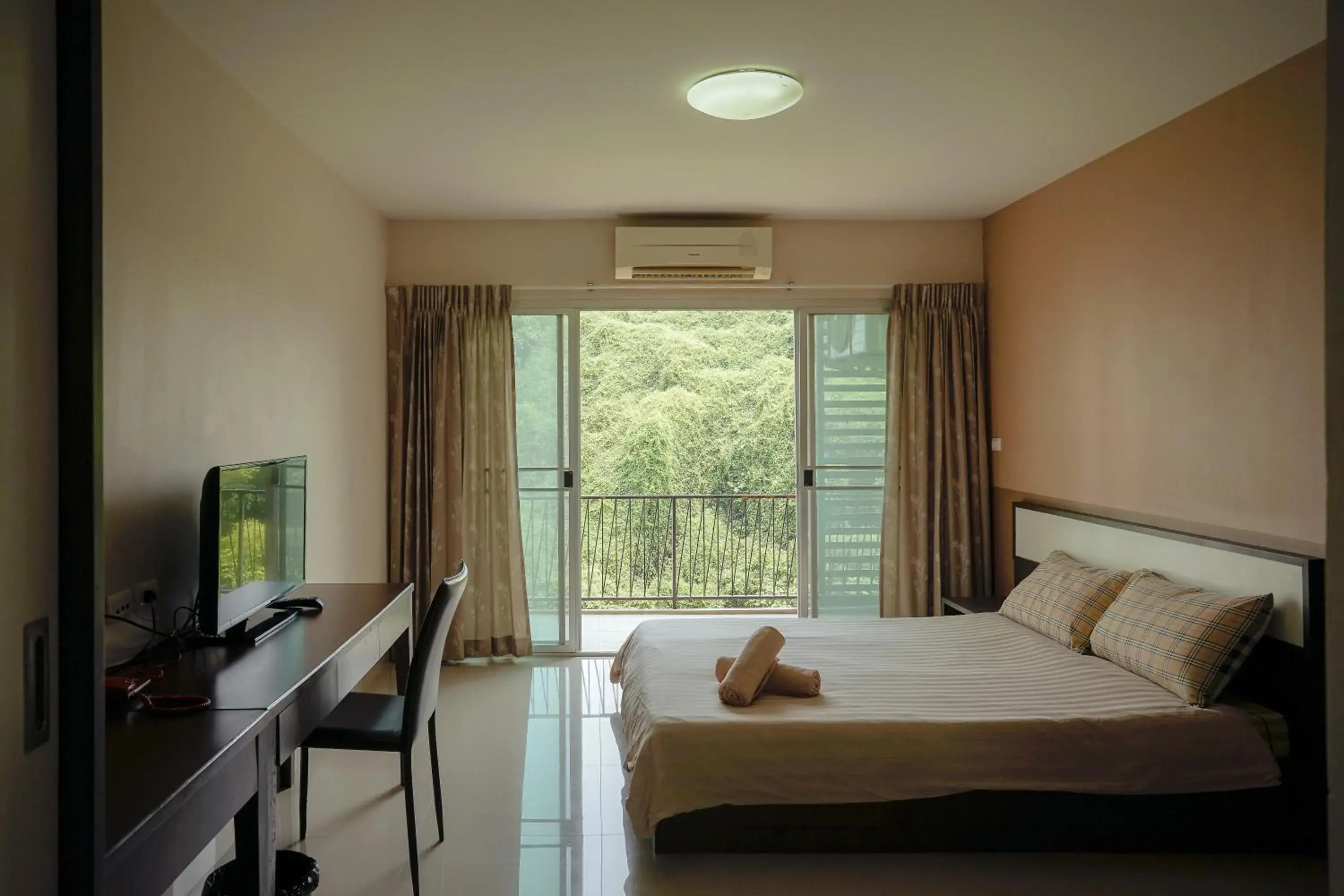 Photo of the whole room, Bed in Crystal Place Parkkred Photo of the whole room, Bed in Crystal Place Parkkred