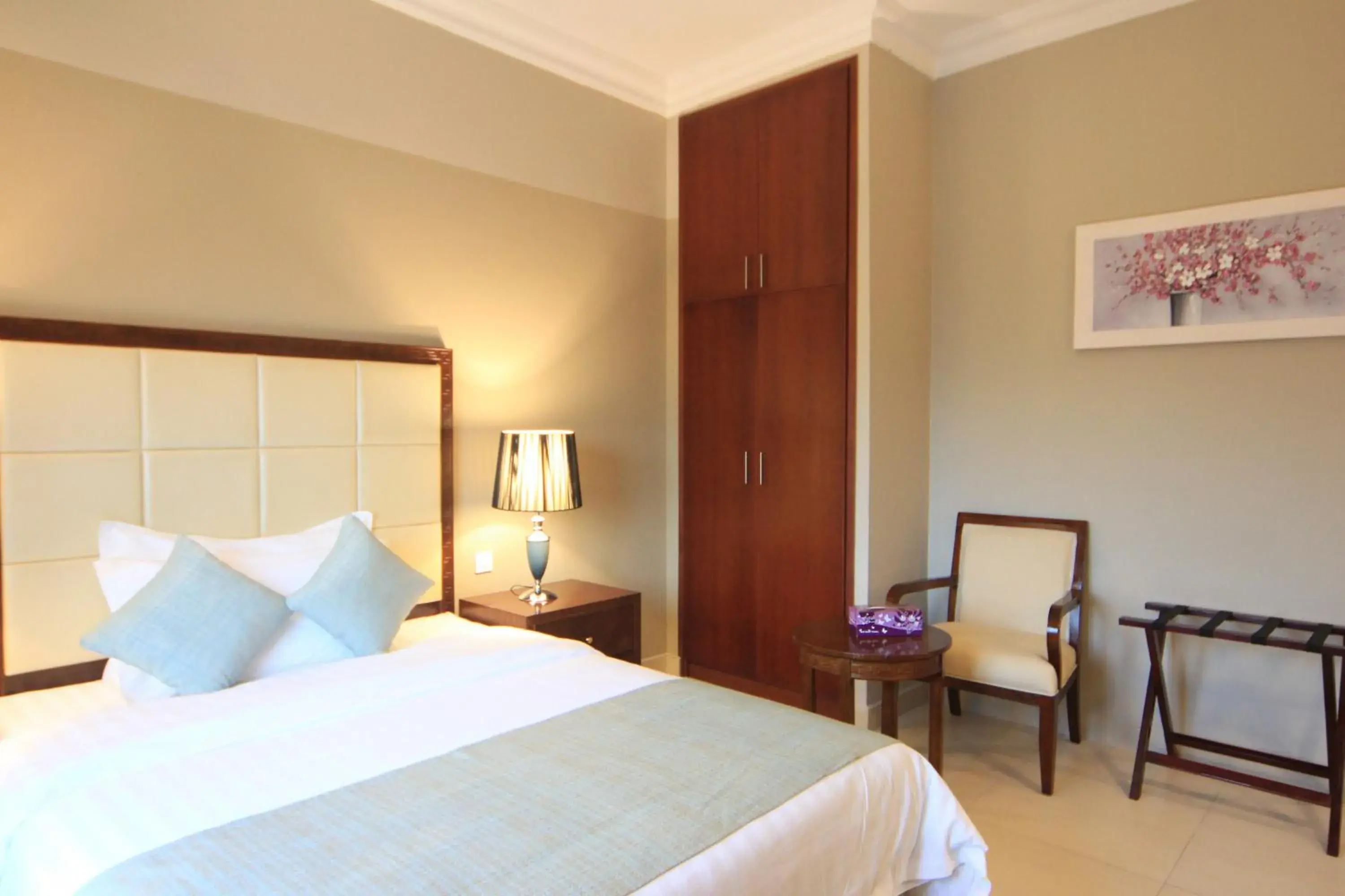 Single Room with Balcony in Muscat Inn Hotel Single Room with Balcony in Muscat Inn Hotel