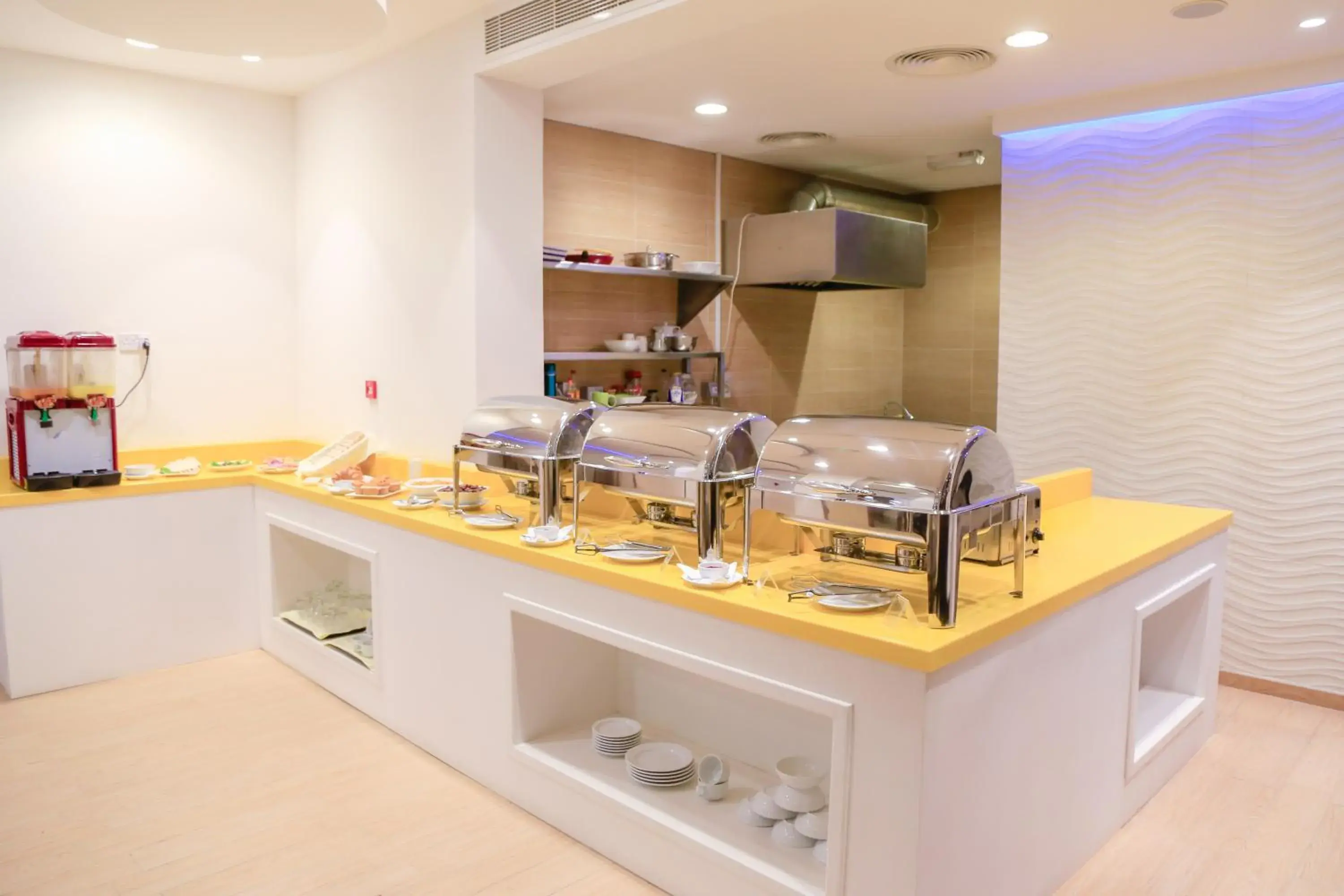 Breakfast in Muscat Inn Hotel Breakfast in Muscat Inn Hotel