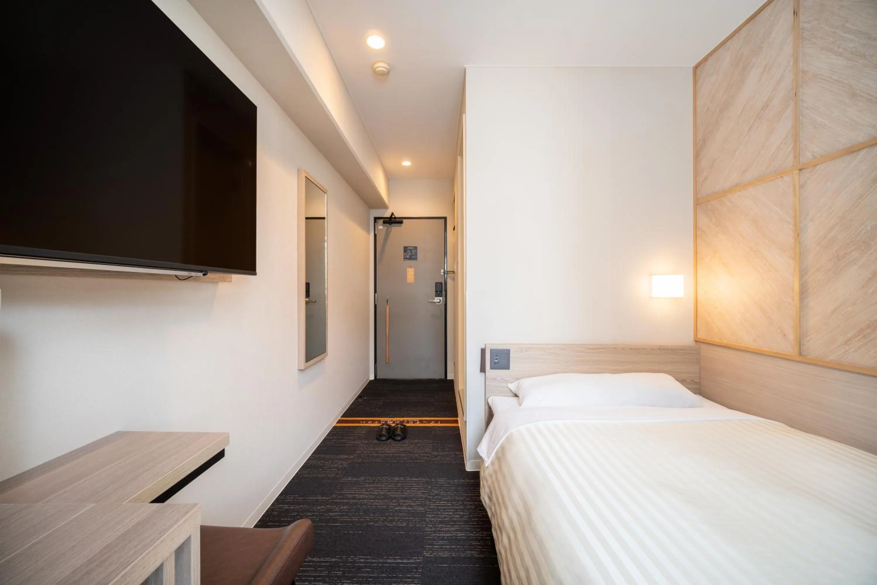 TV and multimedia, Bed in Super Hotel Kobe