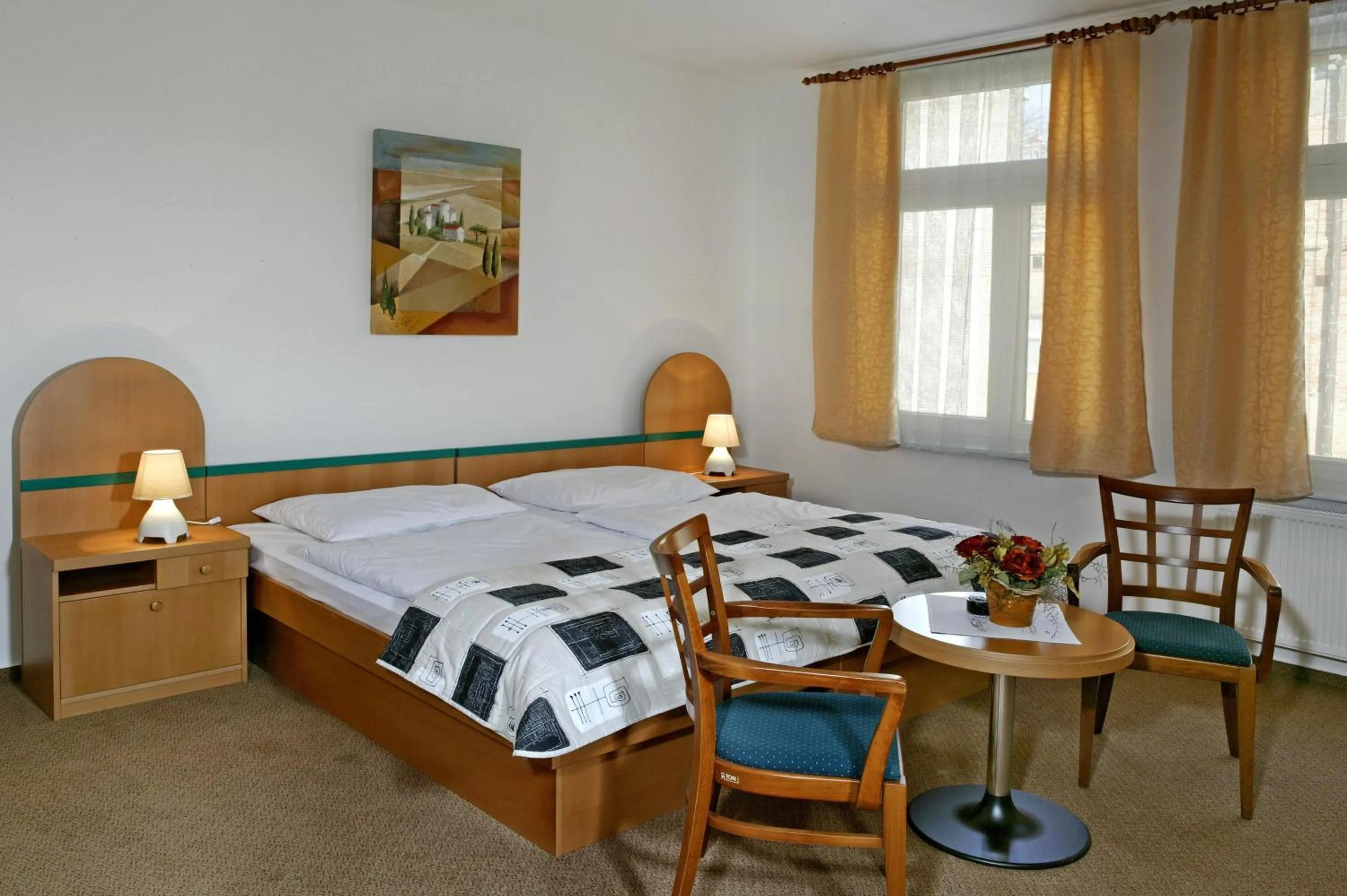 Bedroom, Bed in Hotel Maxim