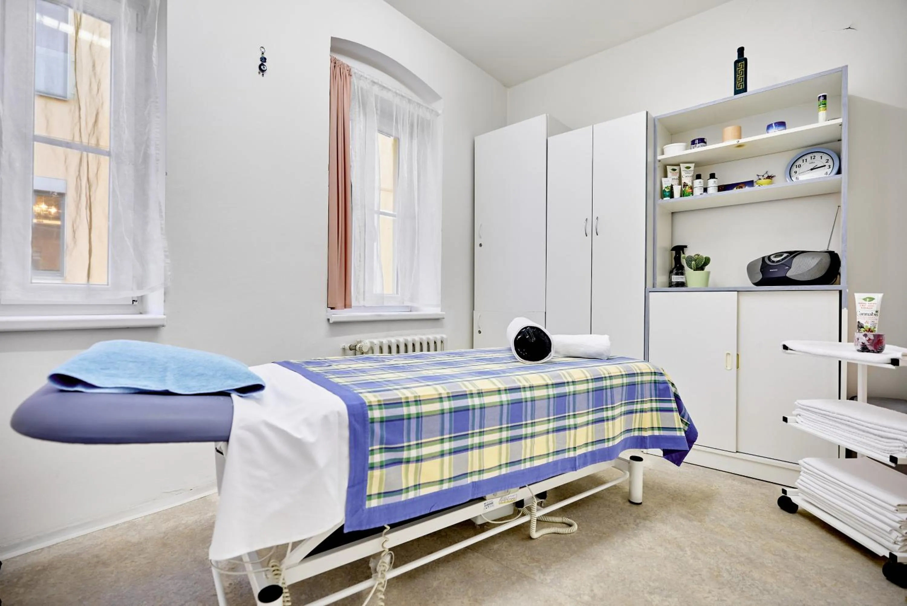 Massage, Bed in Hotel Maxim