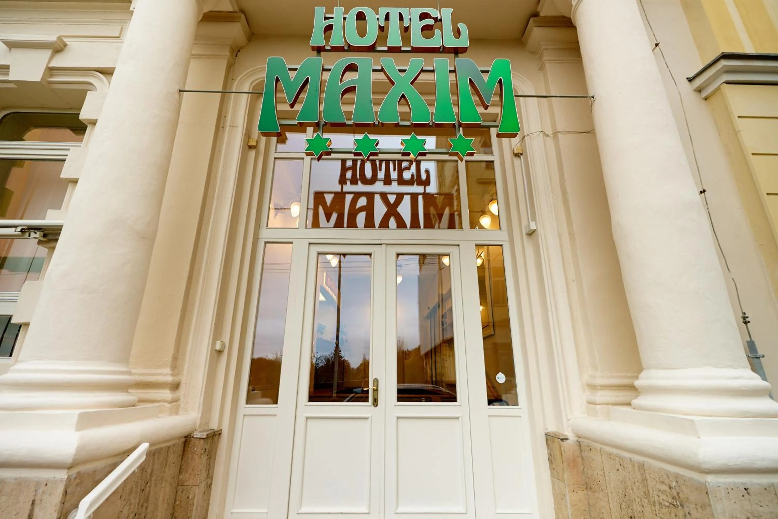 Facade/entrance in Hotel Maxim