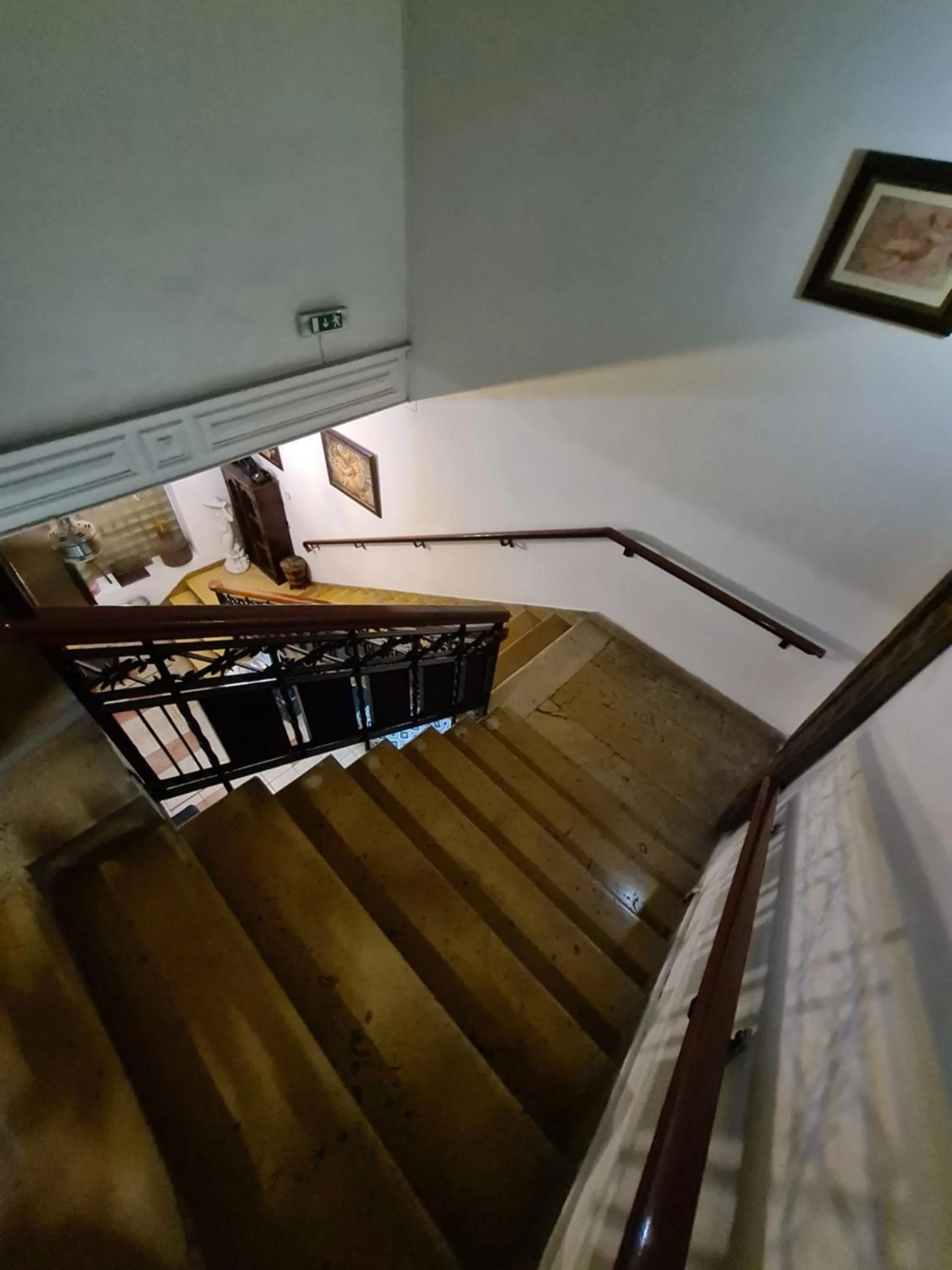 Area and facilities in Metropole Hotel