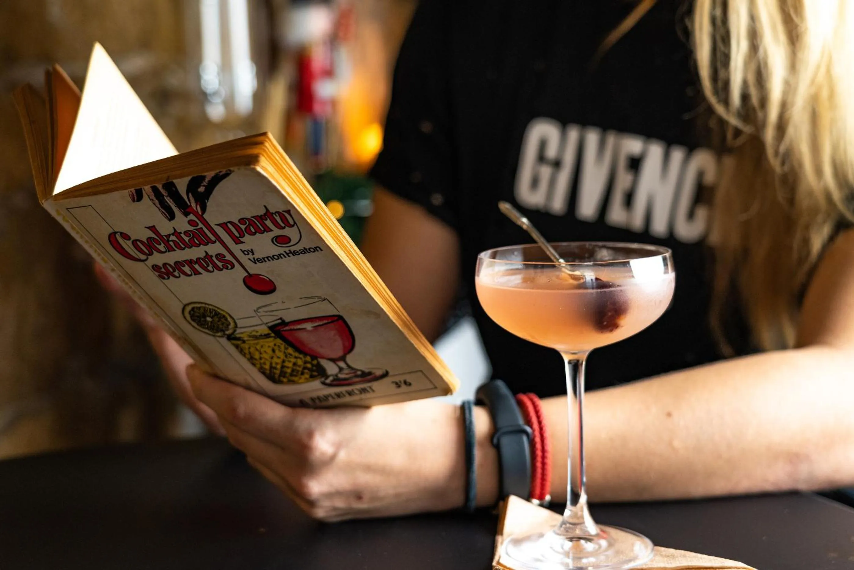 Lounge or bar in Metropole Hotel