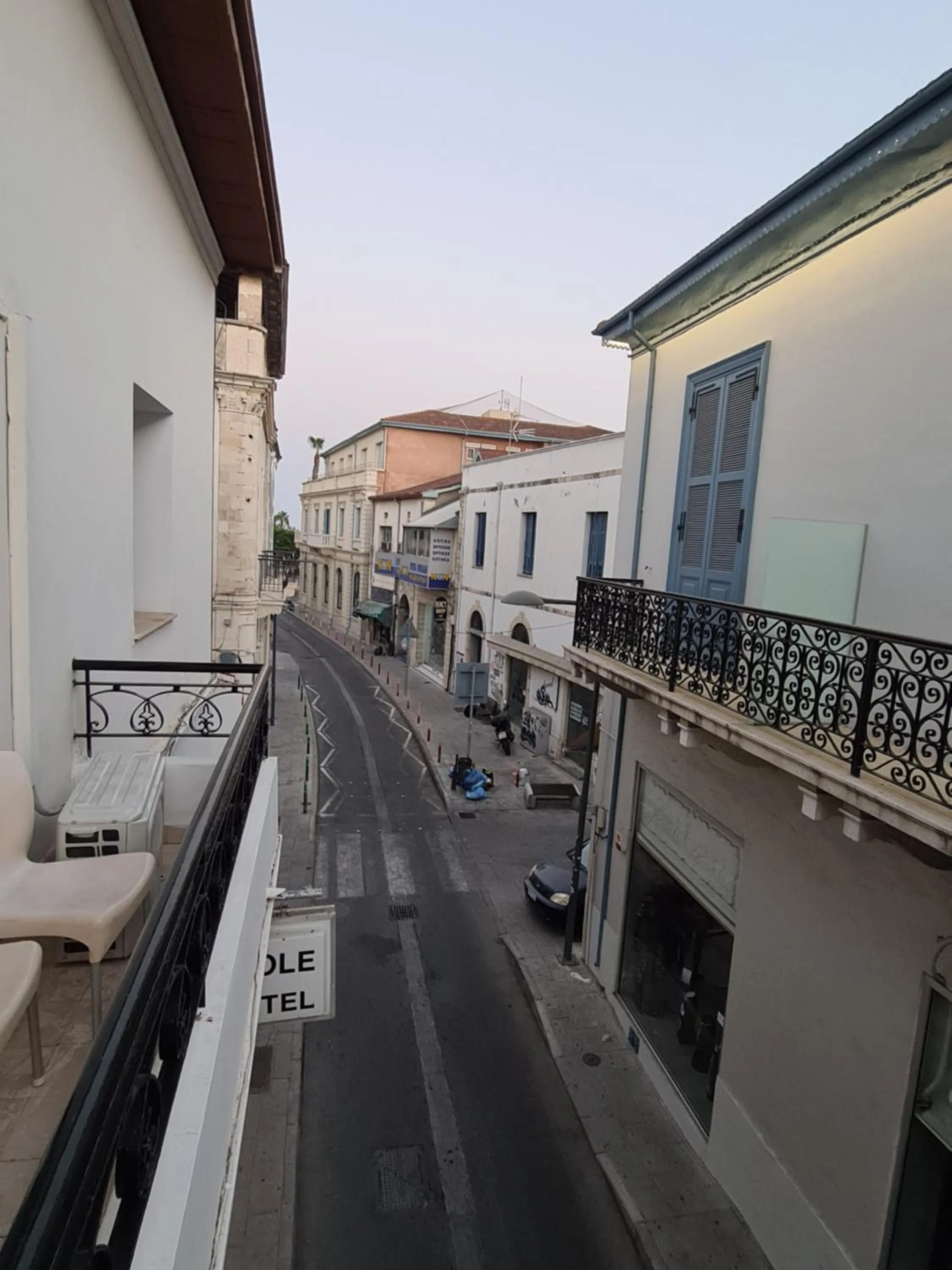 Balcony/Terrace in Metropole Hotel