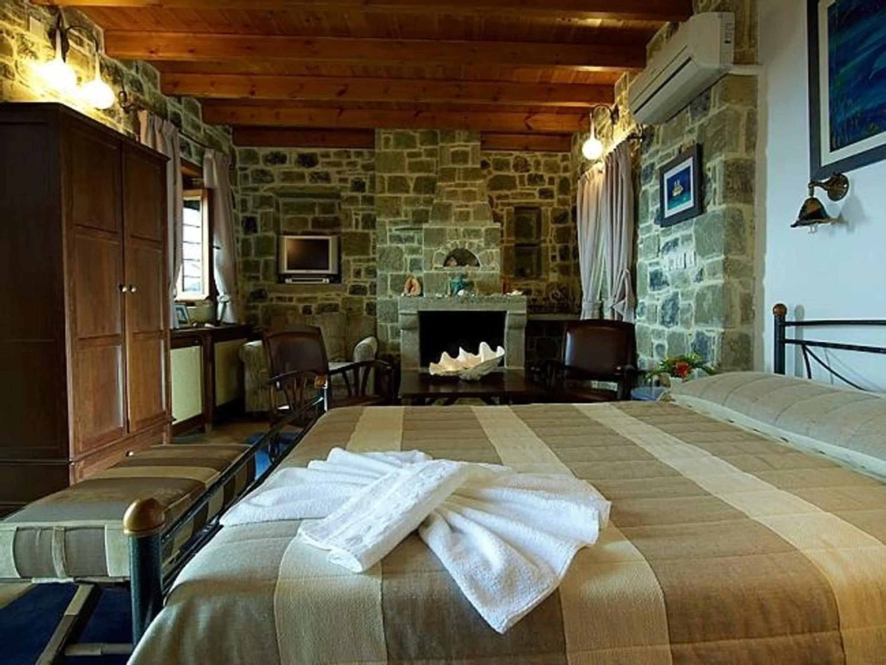 Bedroom, Bed in Diktynna Traditional Villas