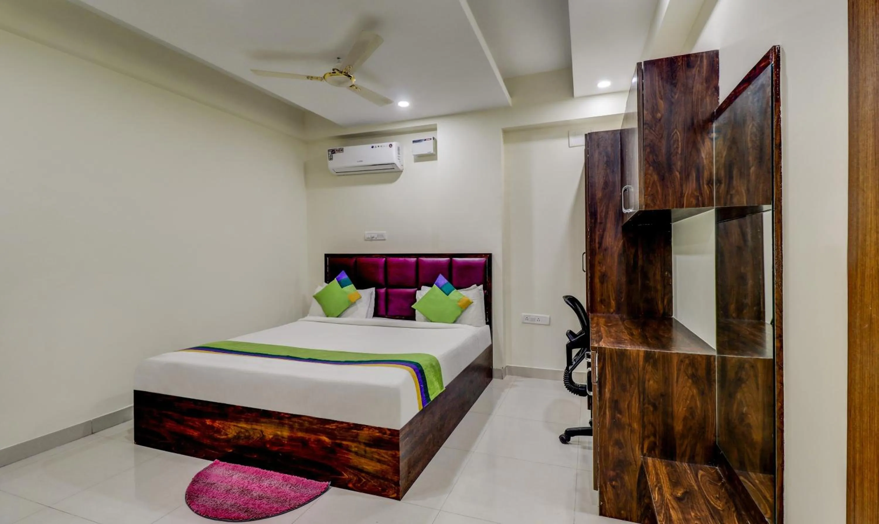 Bedroom, Bed in Itsy Hotels Kozy Rooms