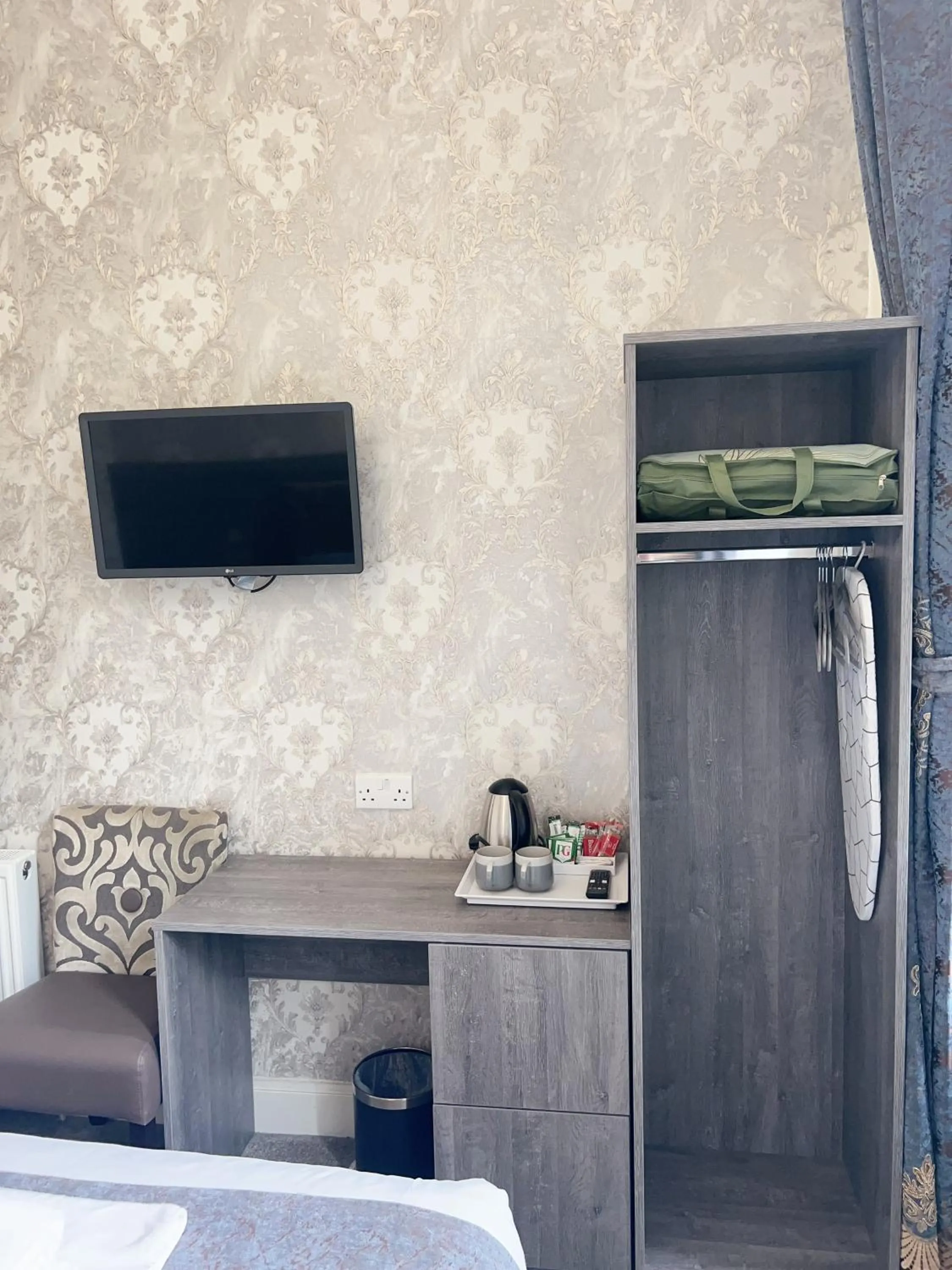 Alexander Guest House