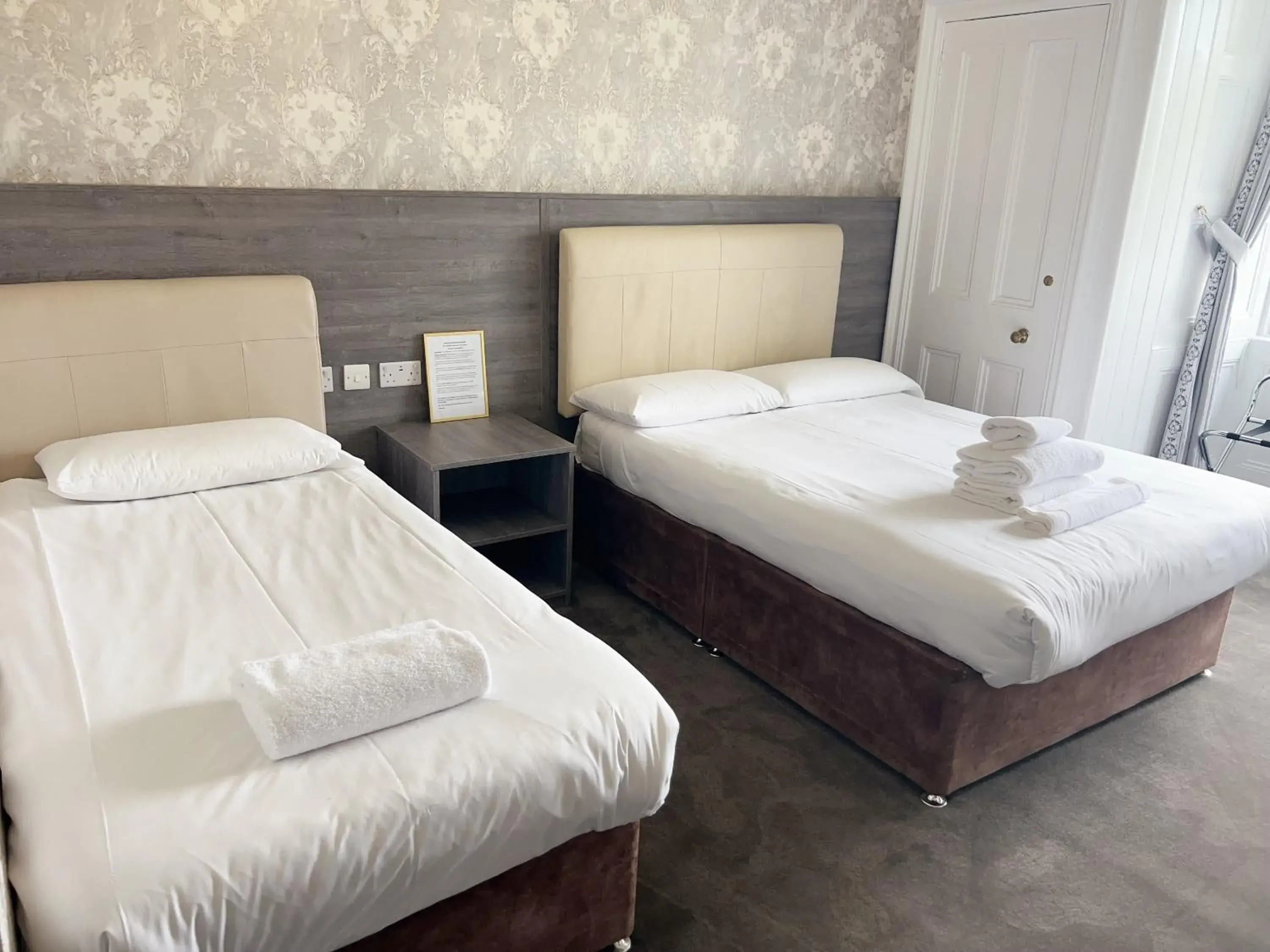 Small Family Room in Alexander Guest House Small Family Room in Alexander Guest House