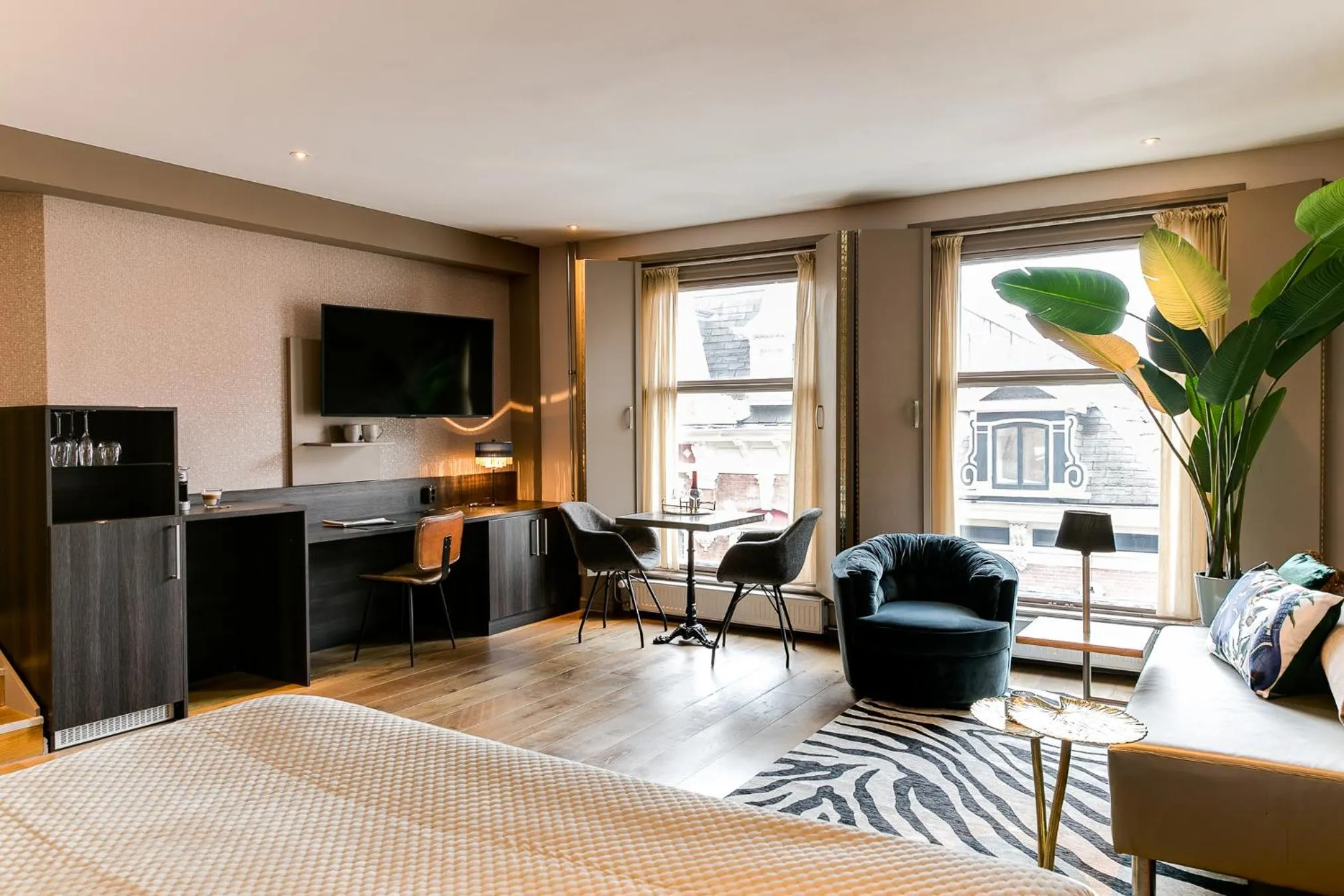 Seating area in Brasss Hotel Suites